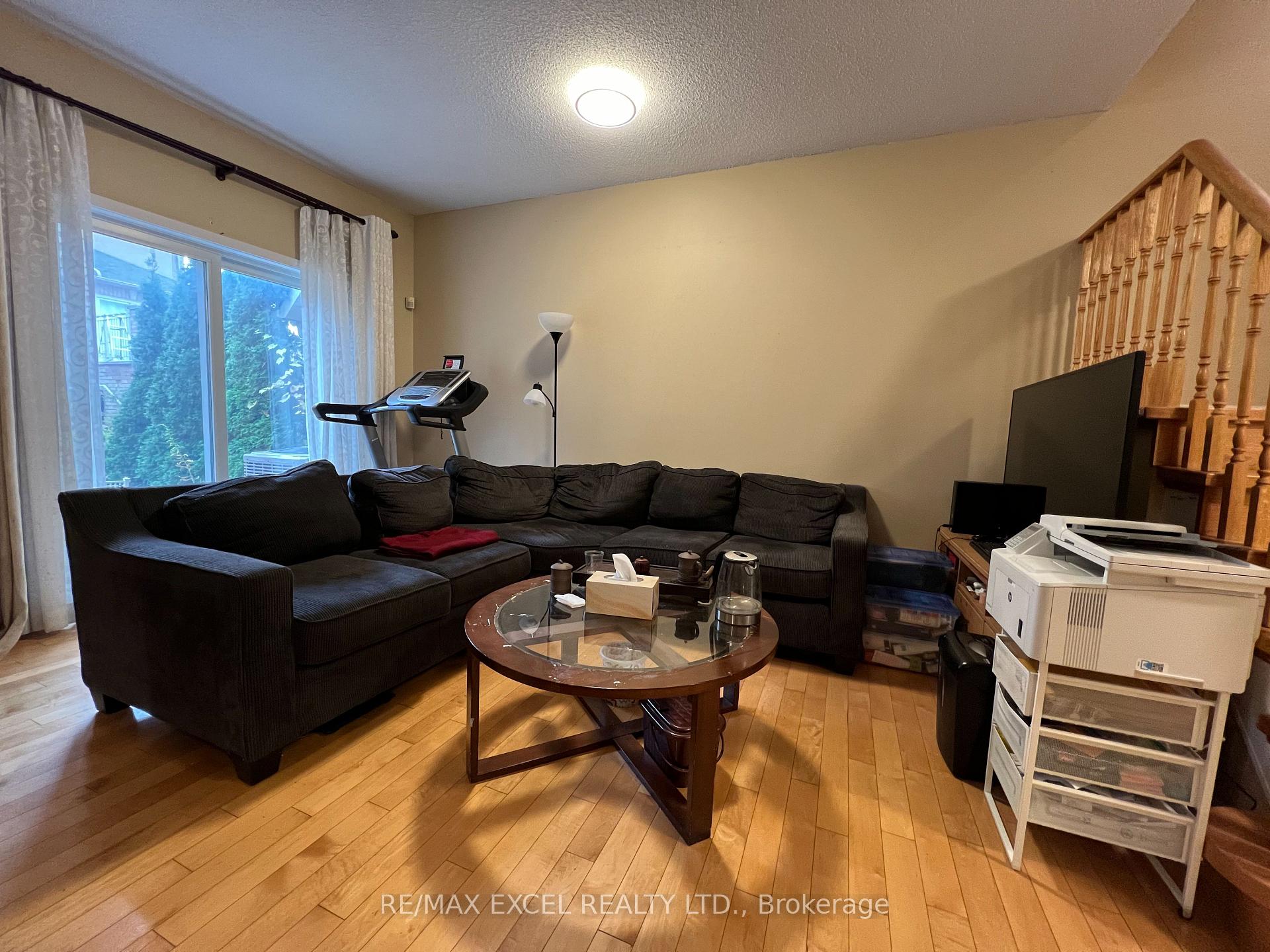 Photo 5 of Unit 11, 6 Cox Boulevard, Markham, Unionville — HOMEH
