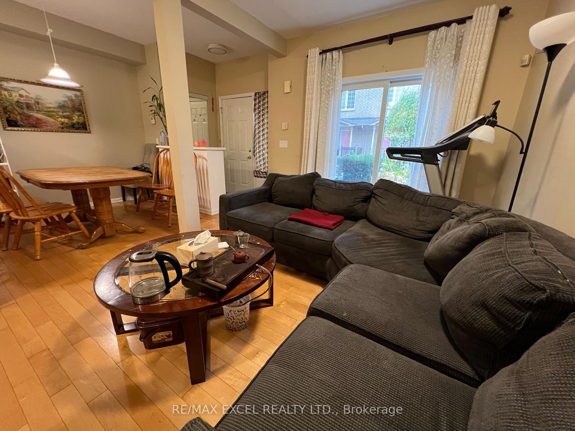 Photo 6 of Unit 11, 6 Cox Boulevard, Markham, Unionville — HOMEH
