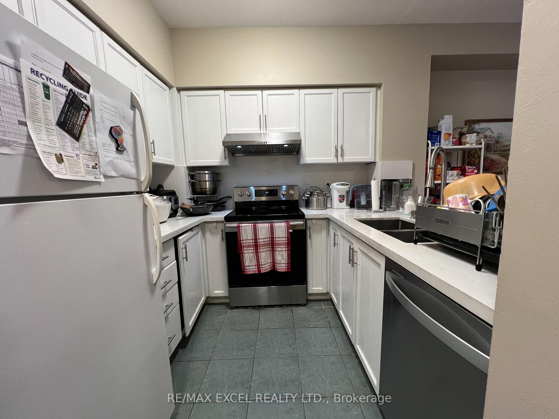 Photo 7 of Unit 11, 6 Cox Boulevard, Markham, Unionville — HOMEH