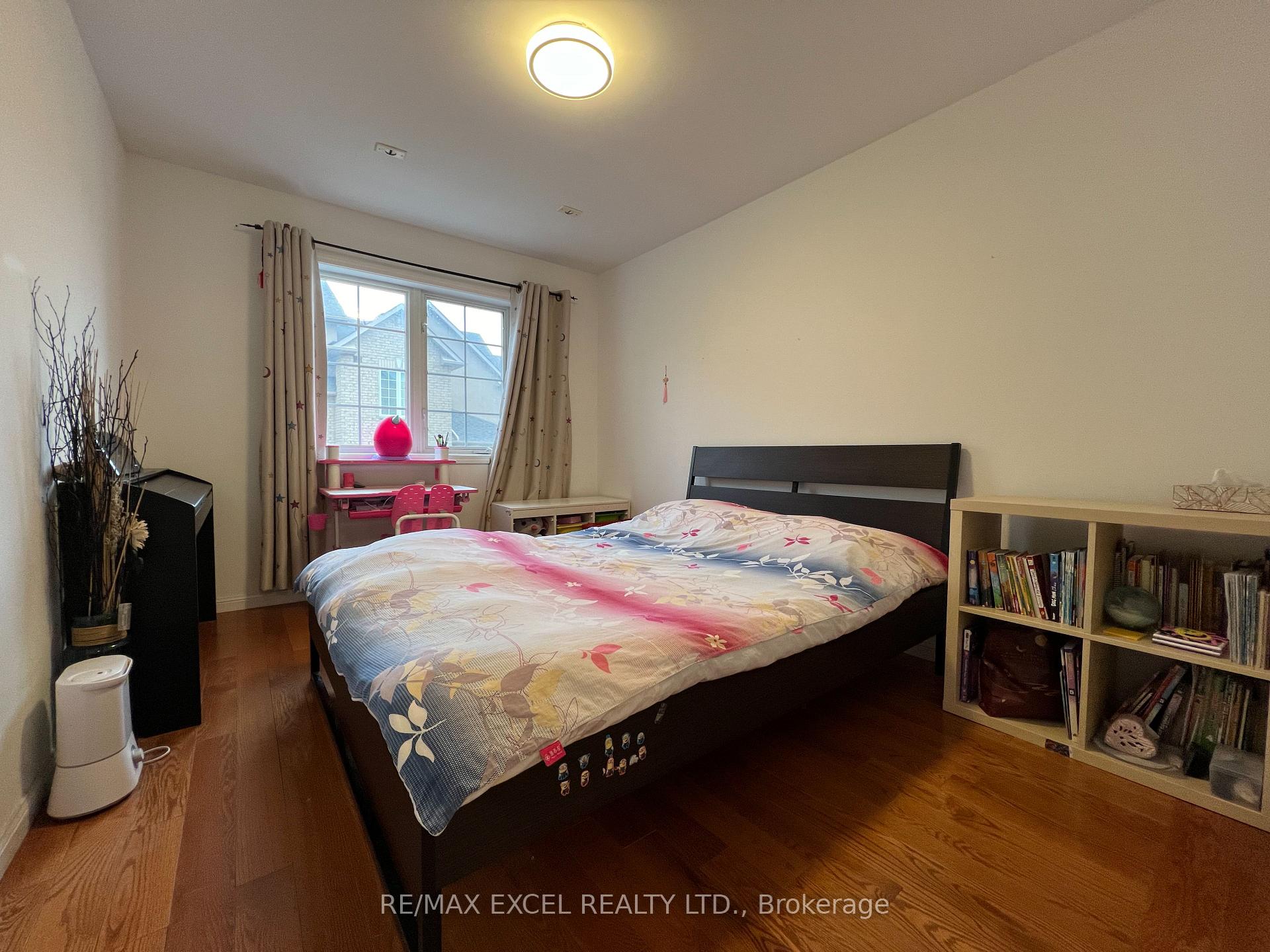 Photo 10 of Unit 11, 6 Cox Boulevard, Markham, Unionville — HOMEH