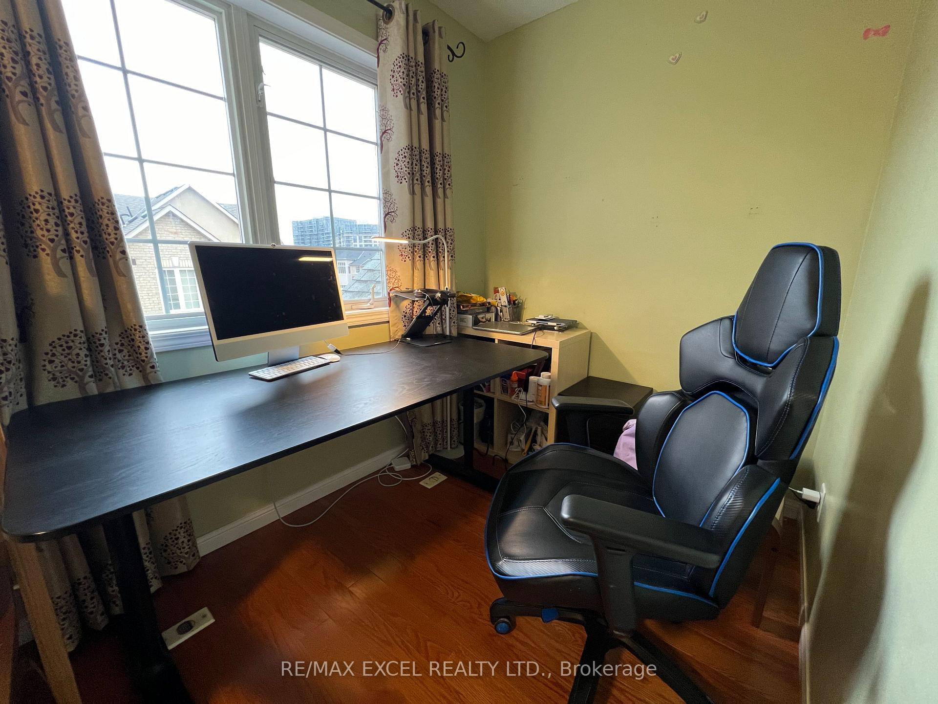 Photo 15 of Unit 11, 6 Cox Boulevard, Markham, Unionville — HOMEH