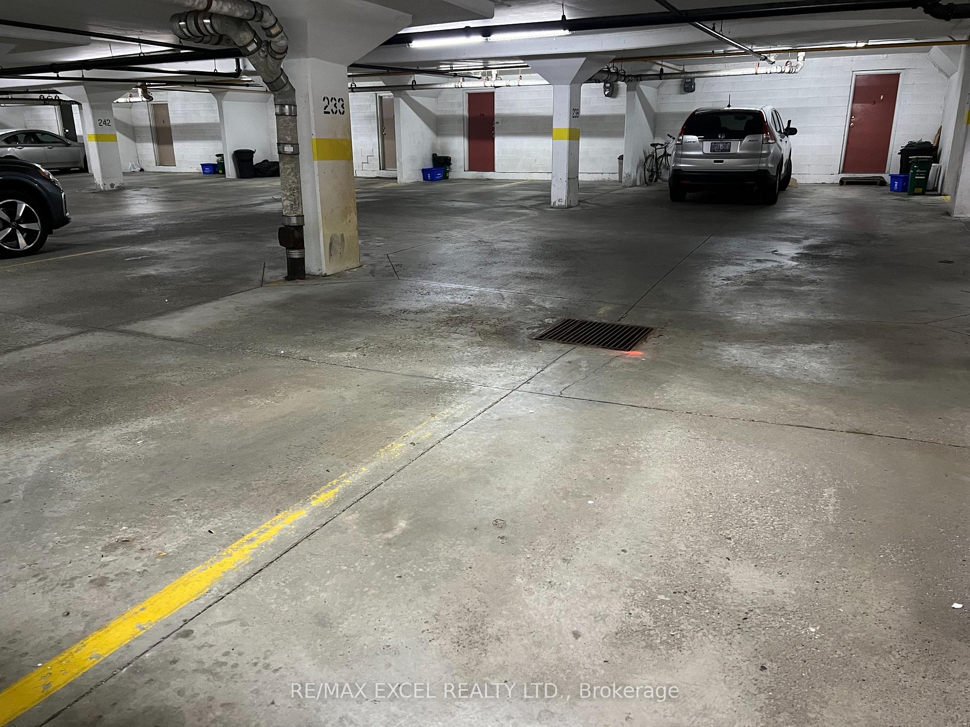 Photo 16 of Unit 11, 6 Cox Boulevard, Markham, Unionville — HOMEH