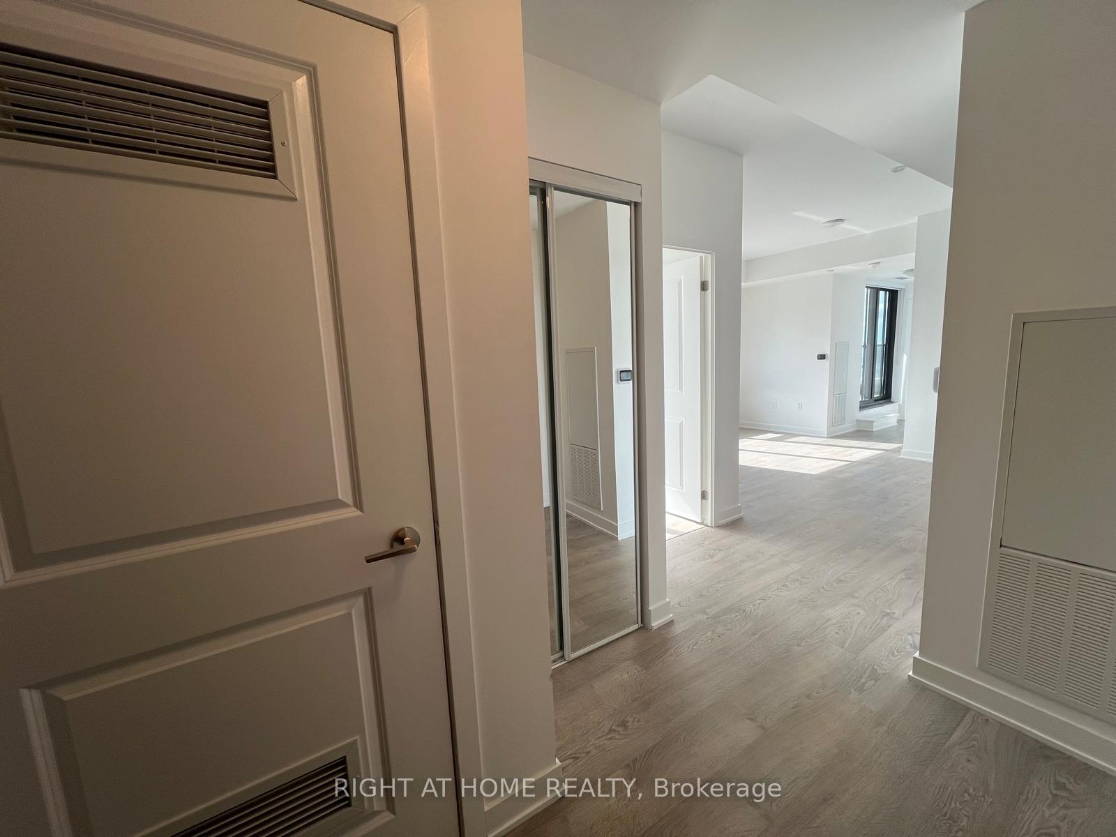 Photo 6 of Unit 204, 120 Eagle Rock Way, Vaughan, Rural Vaughan — HOMEH