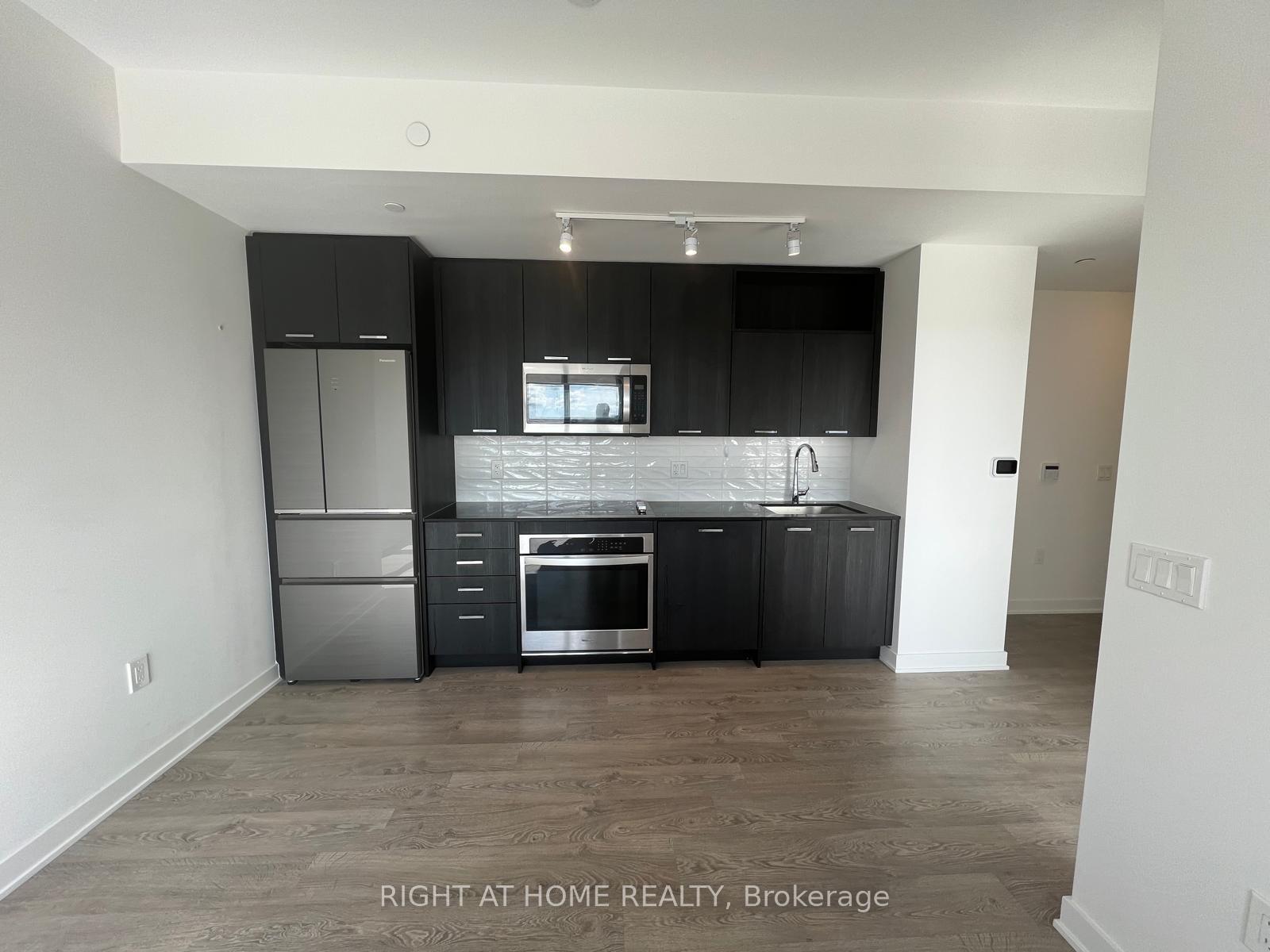 Photo 9 of Unit 204, 120 Eagle Rock Way, Vaughan, Rural Vaughan — HOMEH
