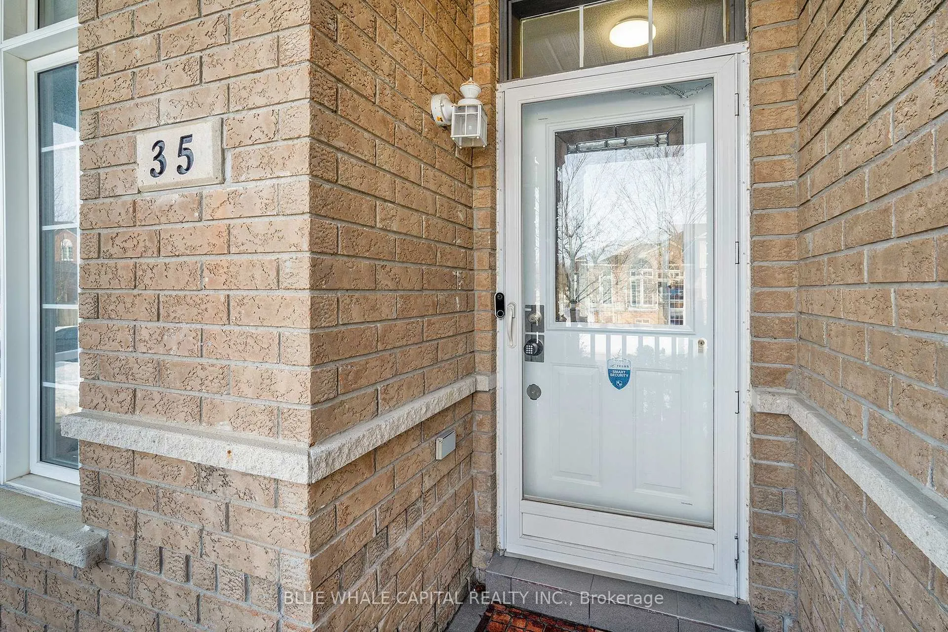 Photo 4 of 35 Rainbow Valley Crescent, Markham, Greensborough — HOMEH