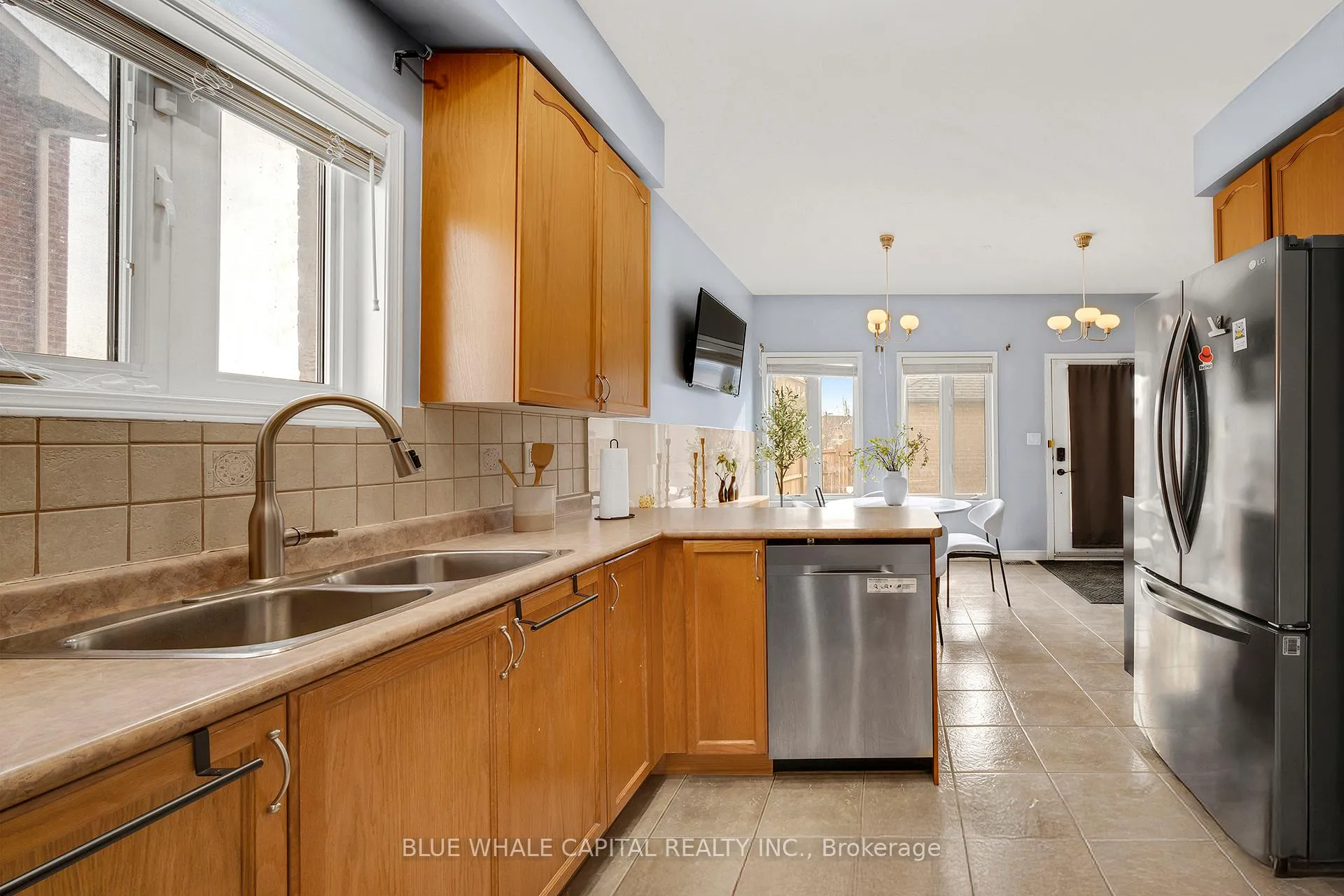 Photo 10 of 35 Rainbow Valley Crescent, Markham, Greensborough — HOMEH