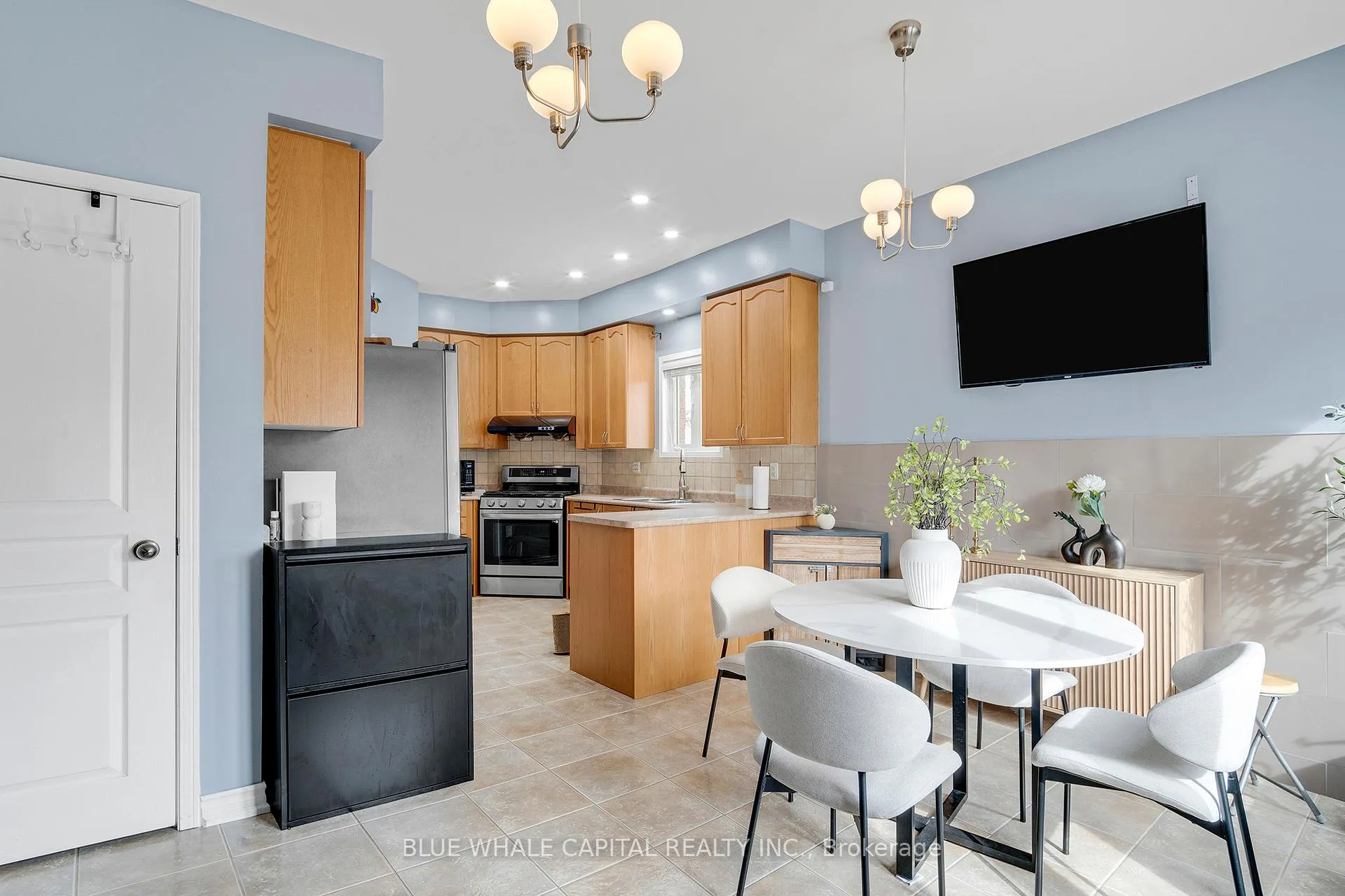 Photo 11 of 35 Rainbow Valley Crescent, Markham, Greensborough — HOMEH