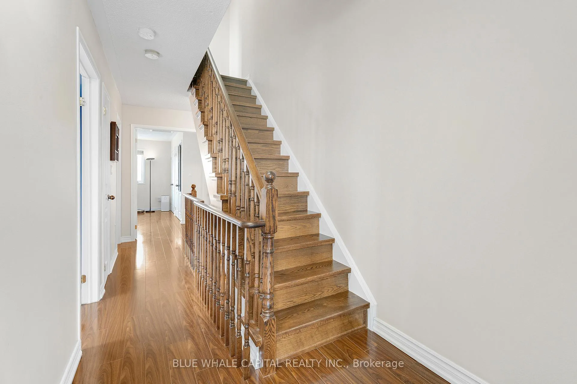 Photo 24 of 35 Rainbow Valley Crescent, Markham, Greensborough — HOMEH