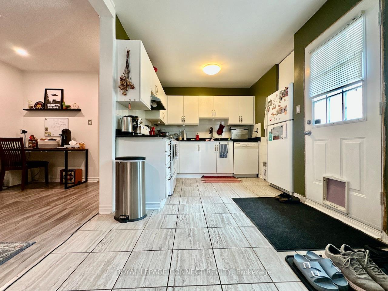 Photo 6 of Unit Main, 16 Lockhart Gate, Clarington, Bowmanville — HOMEH