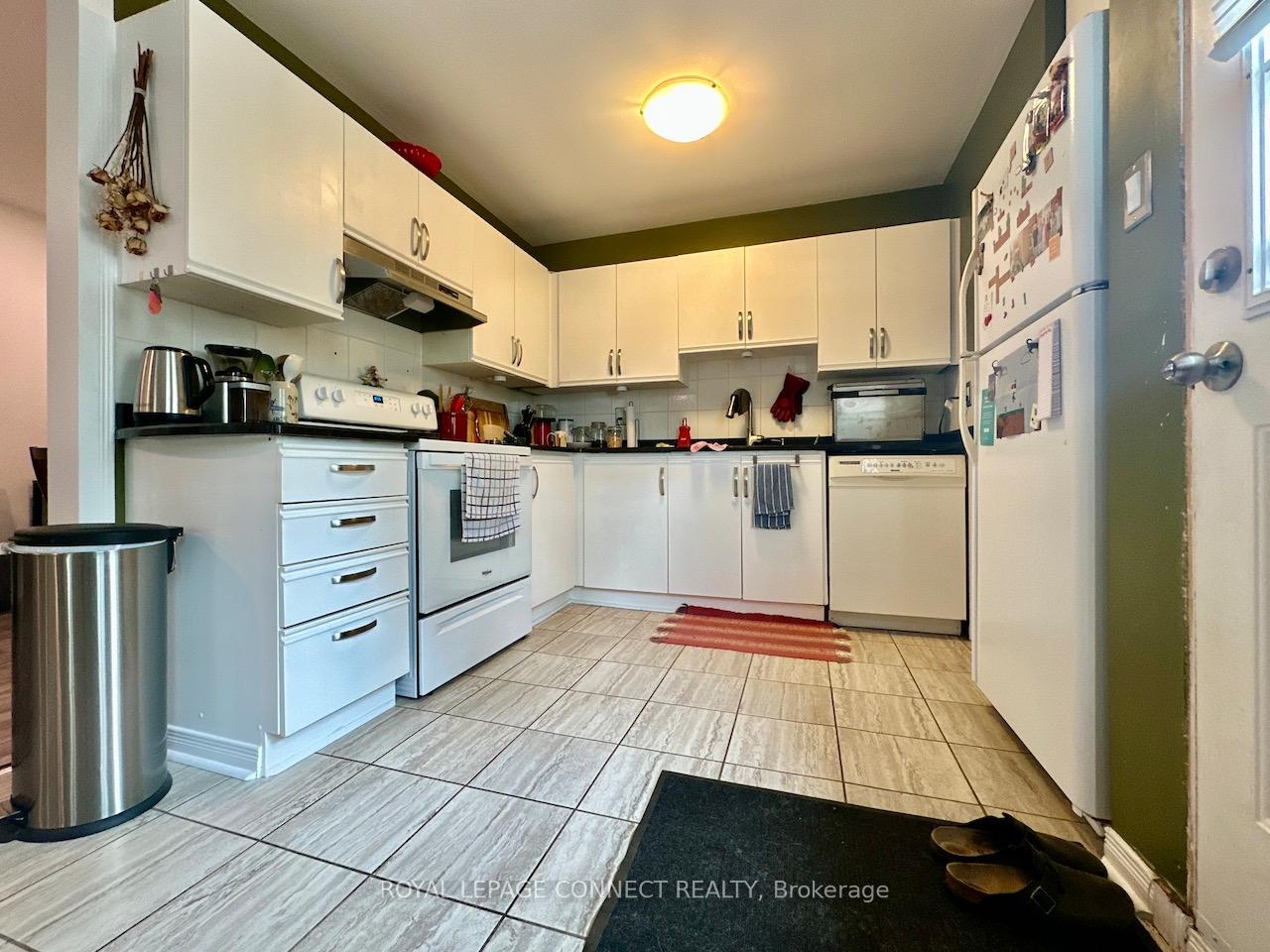 Photo 5 of Unit Main, 16 Lockhart Gate, Clarington, Bowmanville — HOMEH