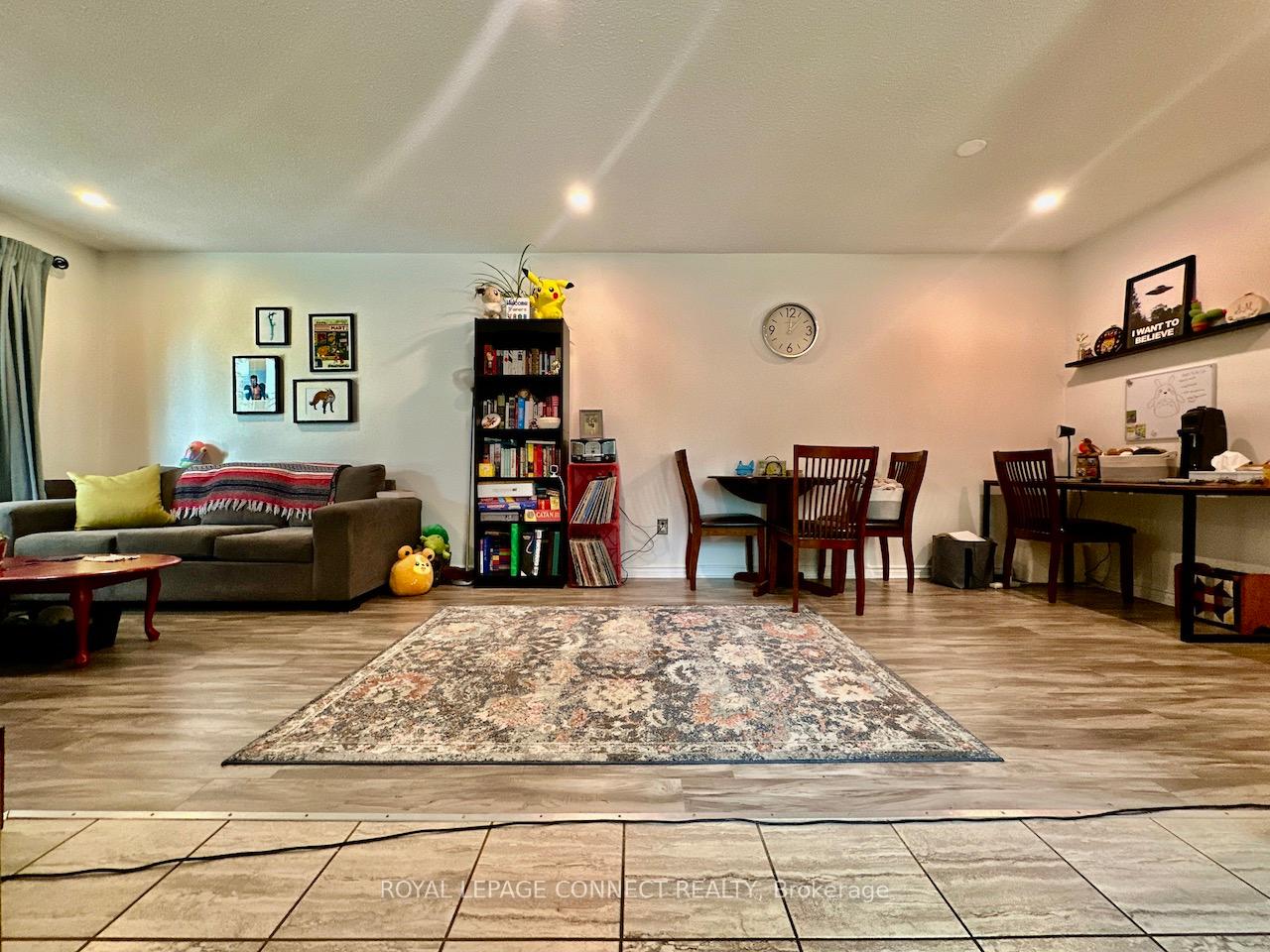 Photo 7 of Unit Main, 16 Lockhart Gate, Clarington, Bowmanville — HOMEH