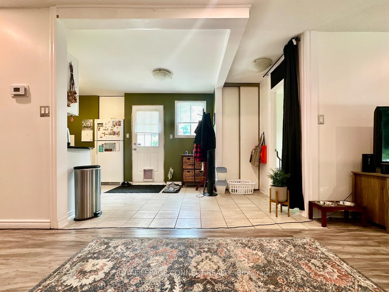 Photo 9 of Unit Main, 16 Lockhart Gate, Clarington, Bowmanville — HOMEH