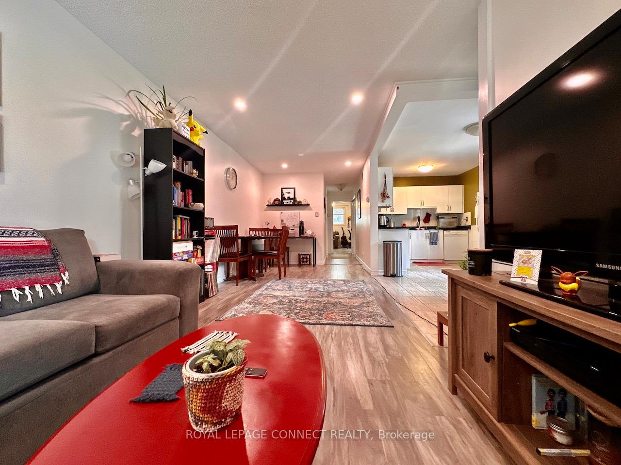 Photo 12 of Unit Main, 16 Lockhart Gate, Clarington, Bowmanville — HOMEH