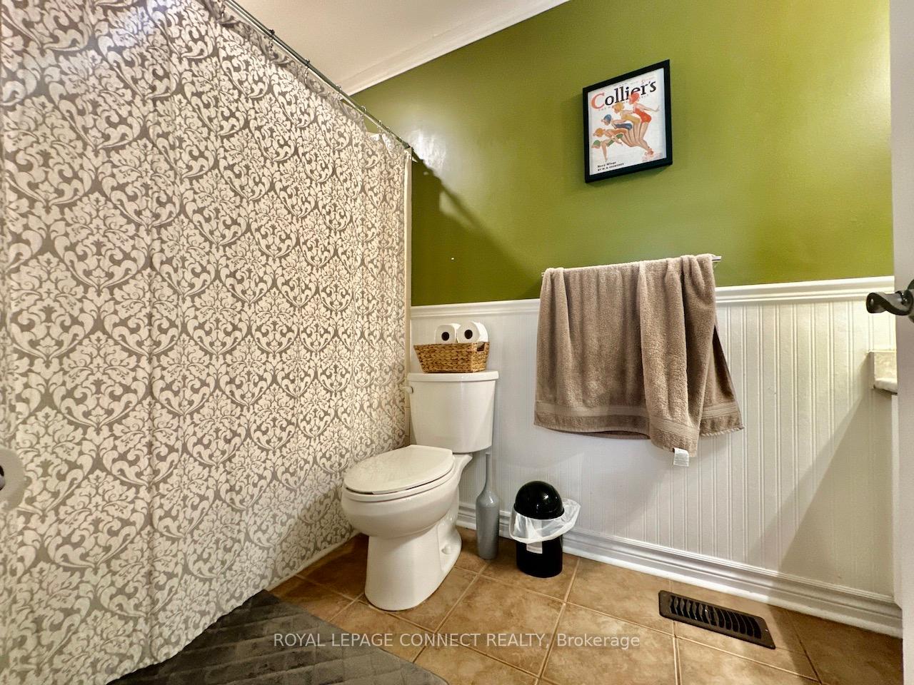Photo 24 of Unit Main, 16 Lockhart Gate, Clarington, Bowmanville — HOMEH