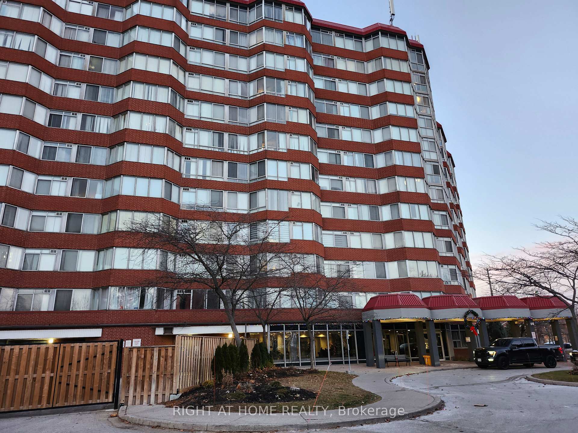 Photo 1 of Unit 920, 11753 Sheppard Avenue E, Scarborough, Rouge — HOMEH