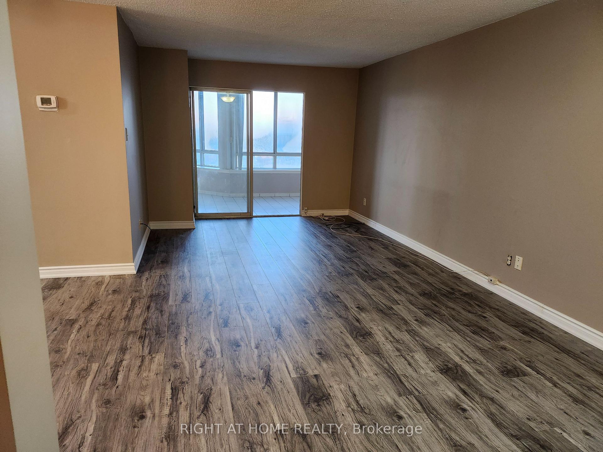 Photo 3 of Unit 920, 11753 Sheppard Avenue E, Scarborough, Rouge — HOMEH