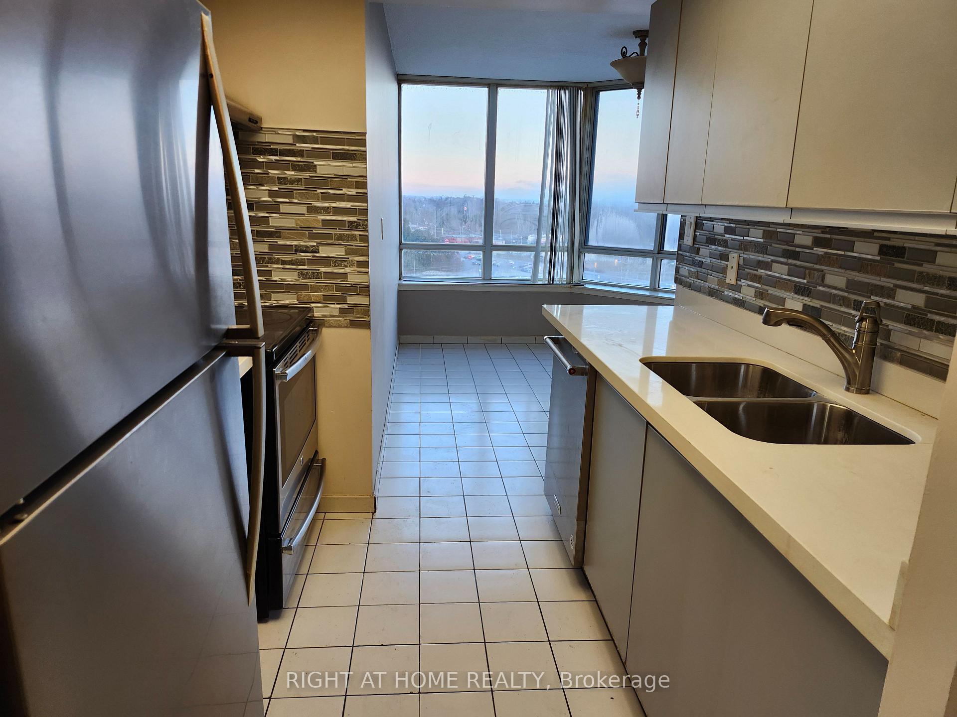 Photo 5 of Unit 920, 11753 Sheppard Avenue E, Scarborough, Rouge — HOMEH