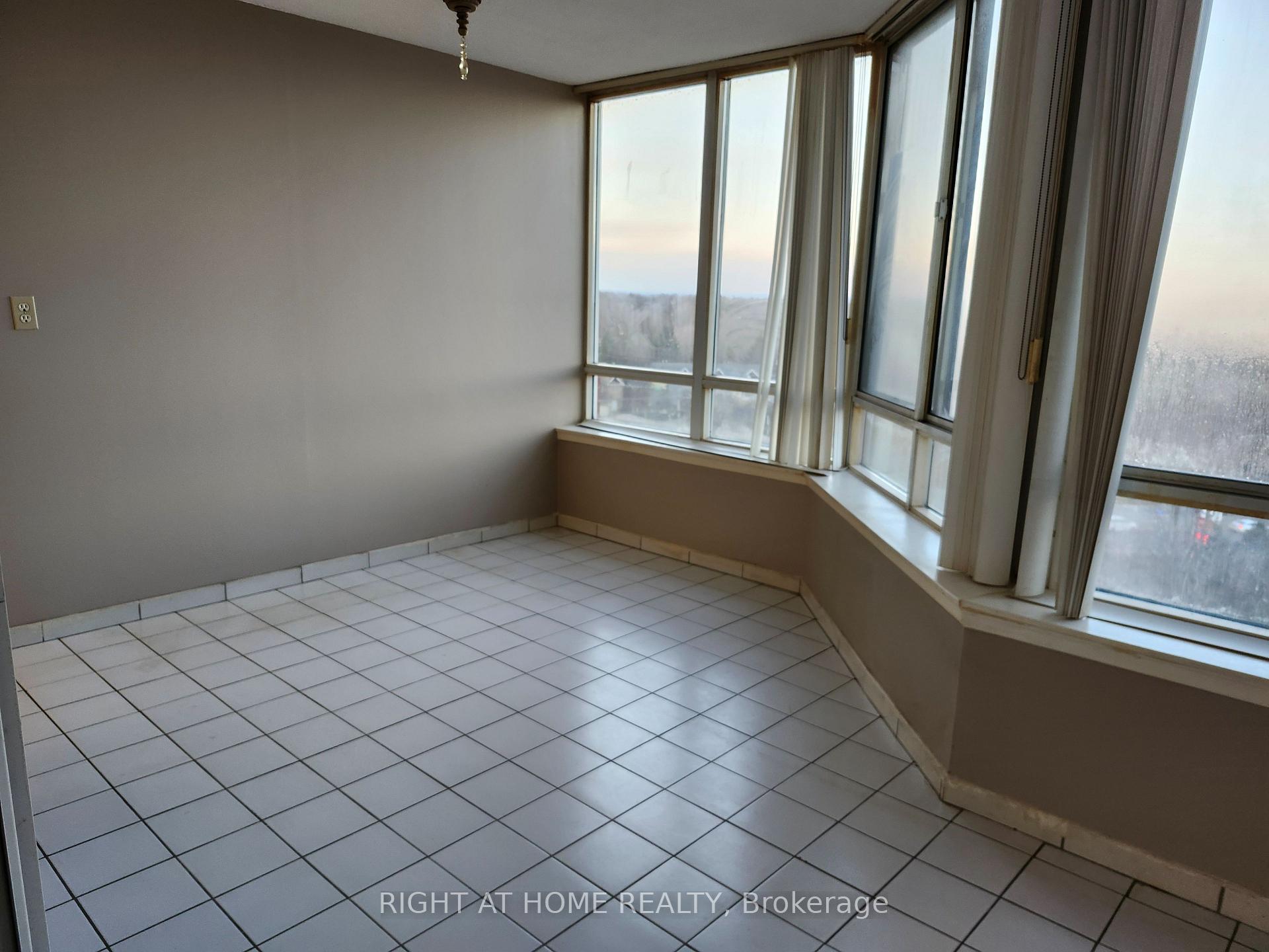 Photo 6 of Unit 920, 11753 Sheppard Avenue E, Scarborough, Rouge — HOMEH