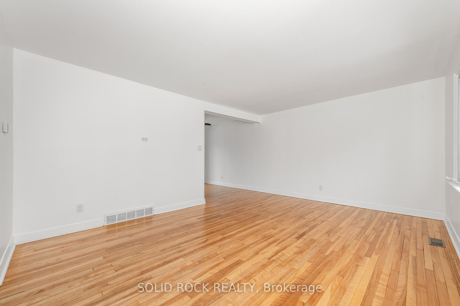 Photo 7 of 904 Smyth Road, Ottawa, Elmvale Acres/Urbandale — HOMEH