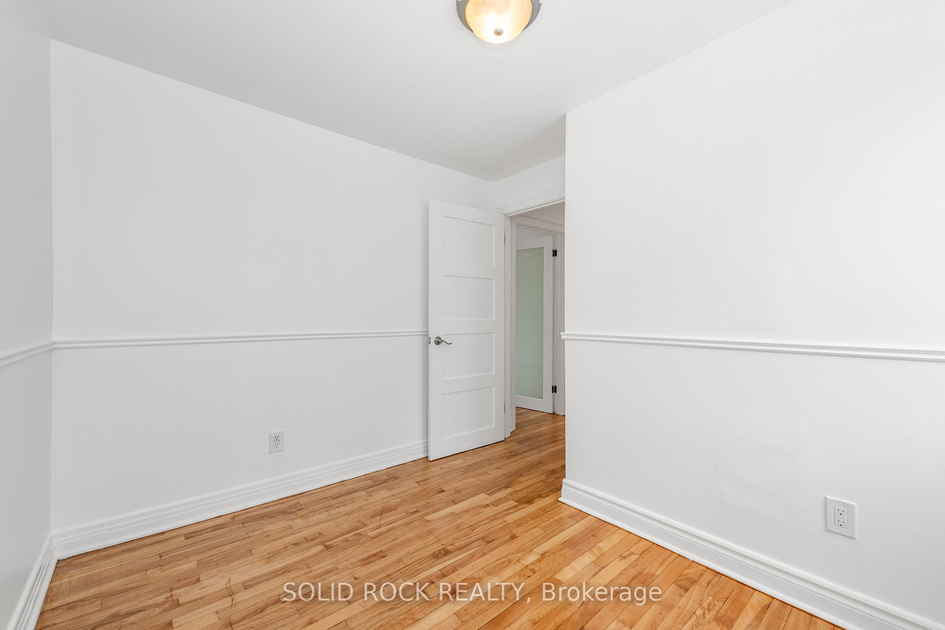 Photo 21 of 904 Smyth Road, Ottawa, Elmvale Acres/Urbandale — HOMEH