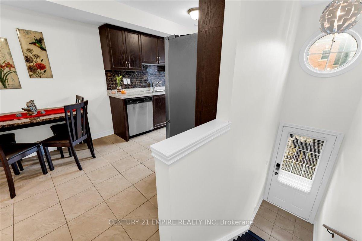 Photo 8 of 34 Battalion Road, Brampton, Northwest Brampton — HOMEH