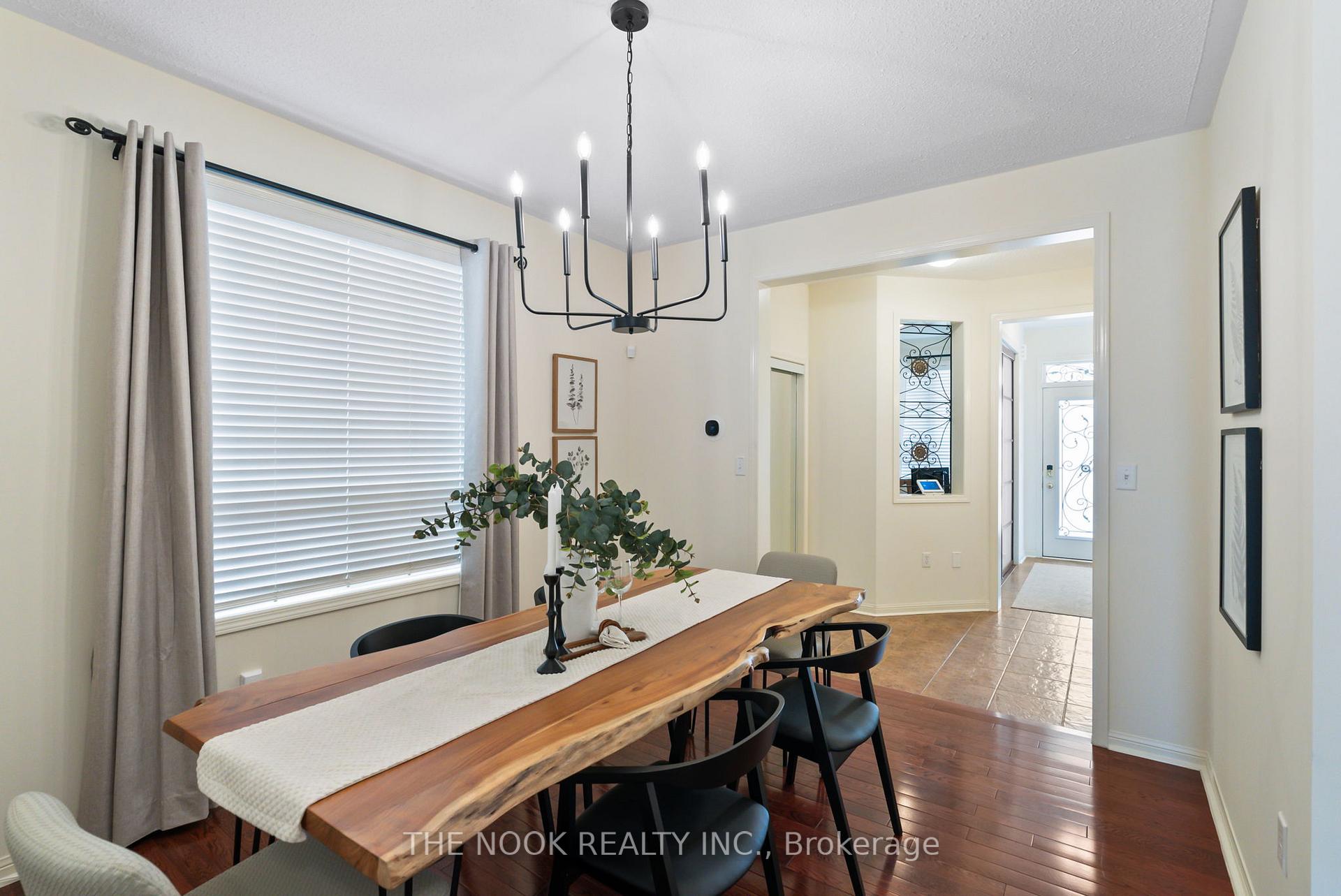 Photo 2 of 35 Personna Circle, Brampton, Credit Valley — HOMEH