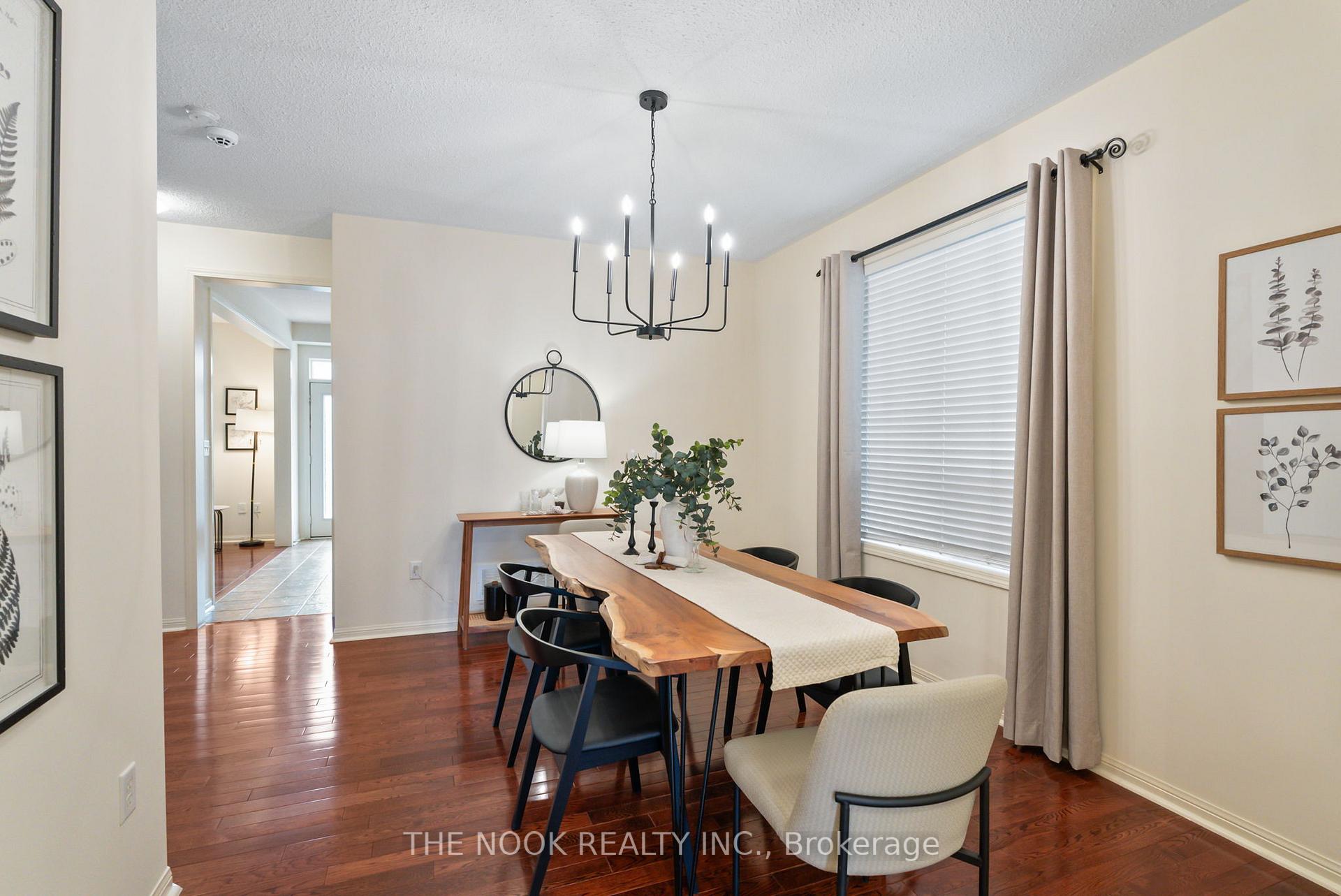 Photo 4 of 35 Personna Circle, Brampton, Credit Valley — HOMEH