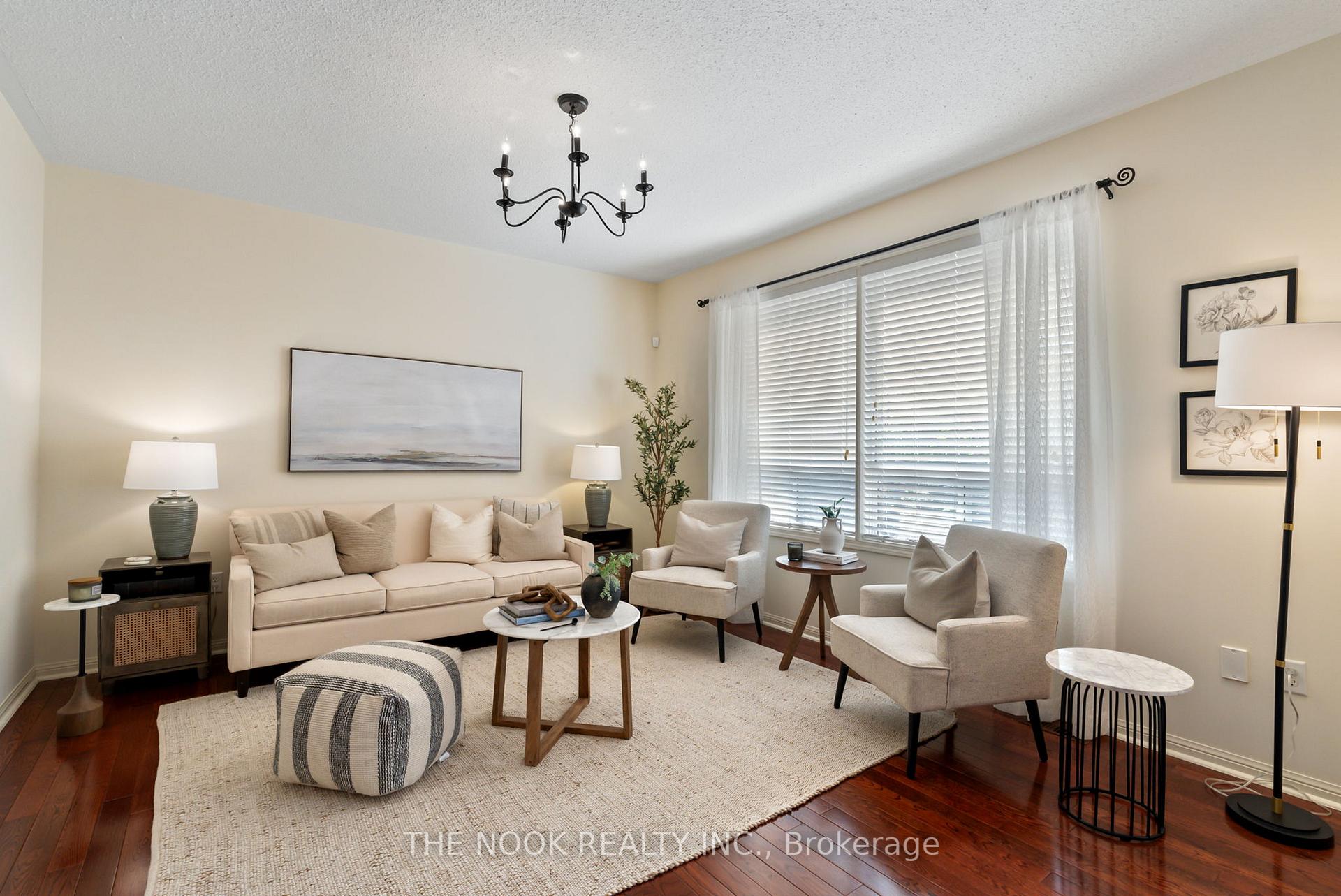 Photo 9 of 35 Personna Circle, Brampton, Credit Valley — HOMEH
