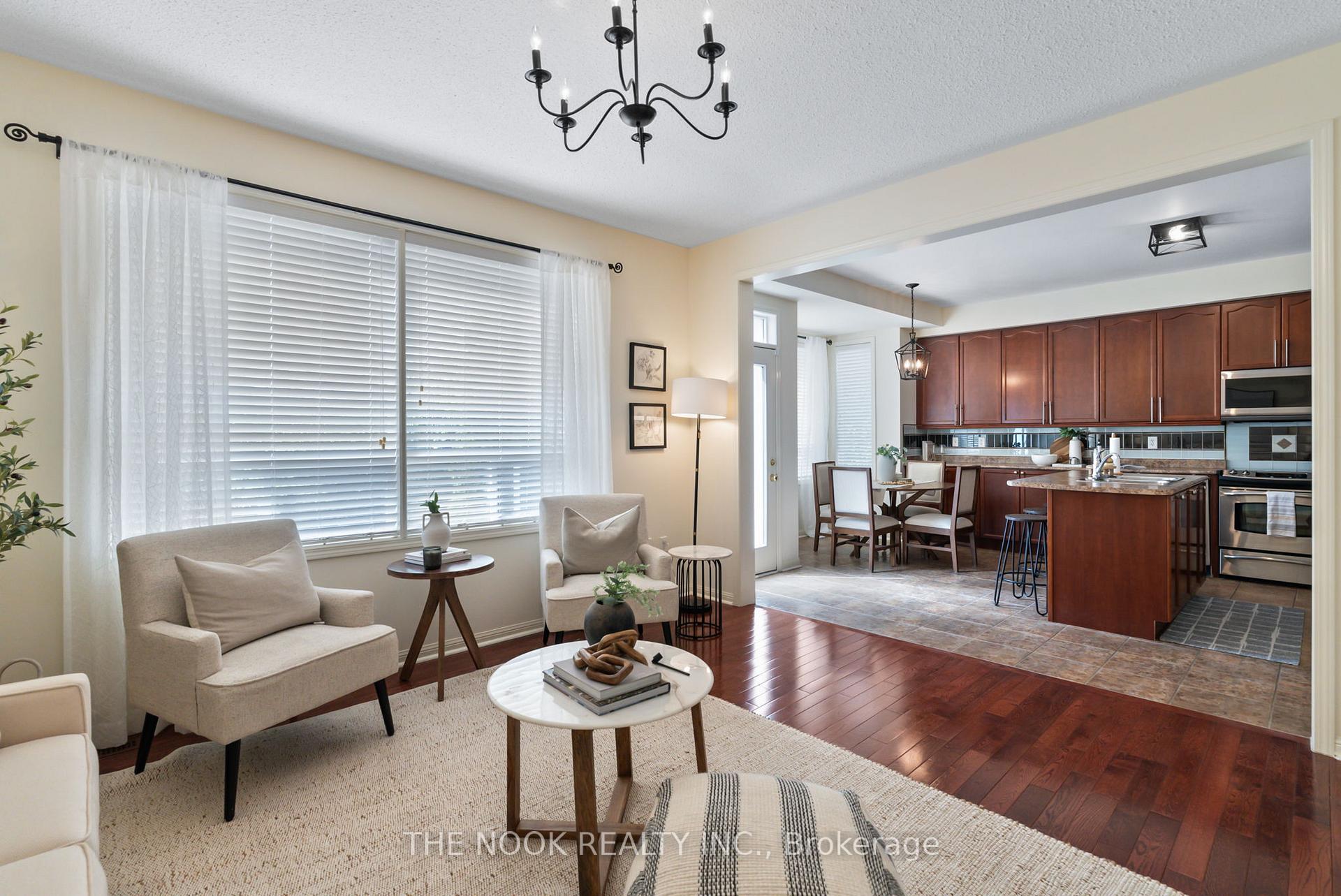 Photo 10 of 35 Personna Circle, Brampton, Credit Valley — HOMEH