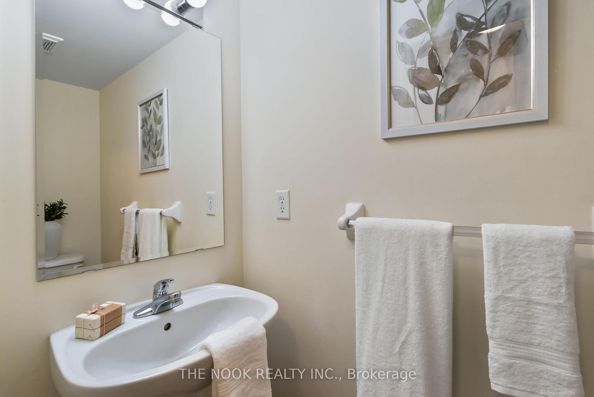 Photo 11 of 35 Personna Circle, Brampton, Credit Valley — HOMEH