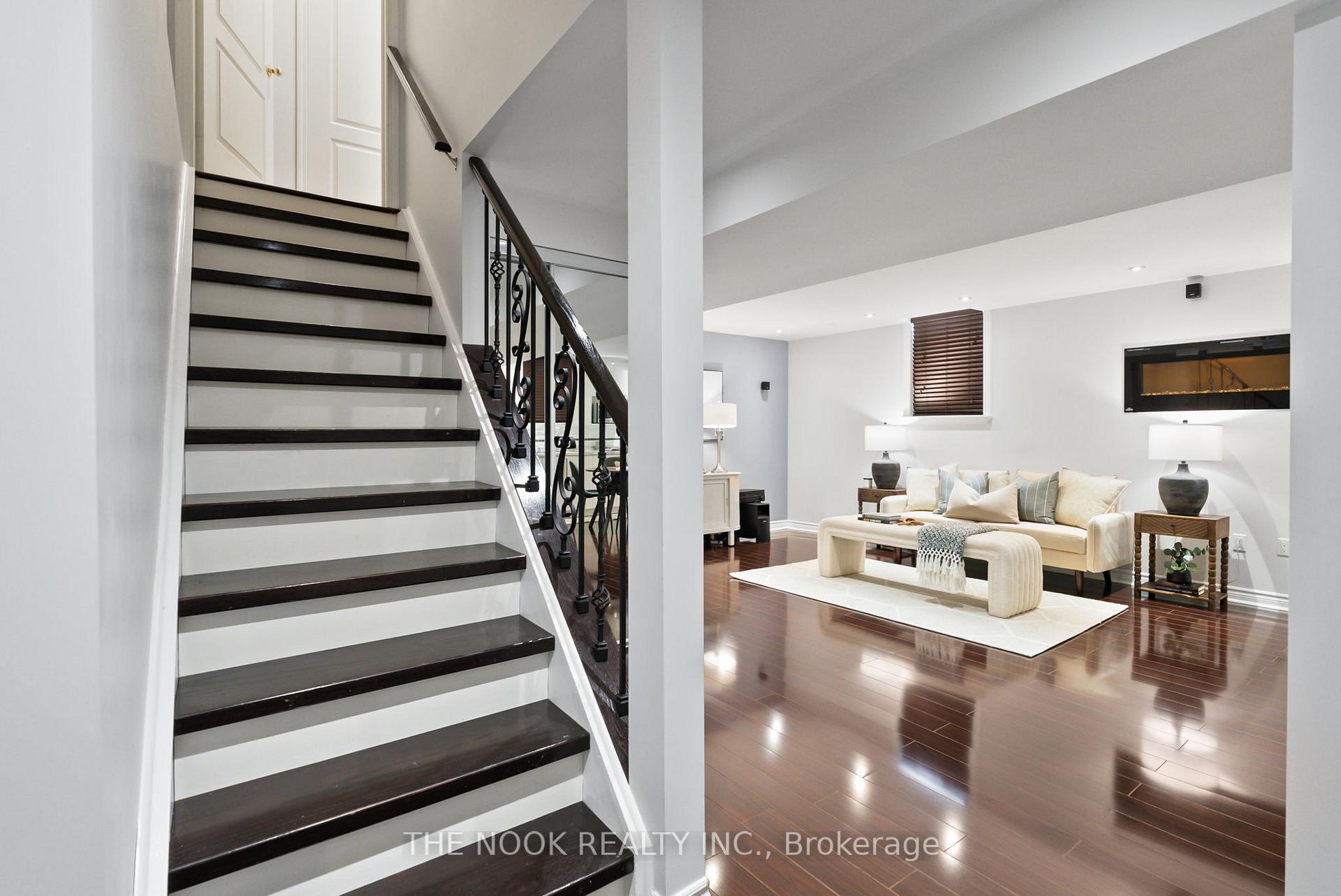 Photo 23 of 35 Personna Circle, Brampton, Credit Valley — HOMEH