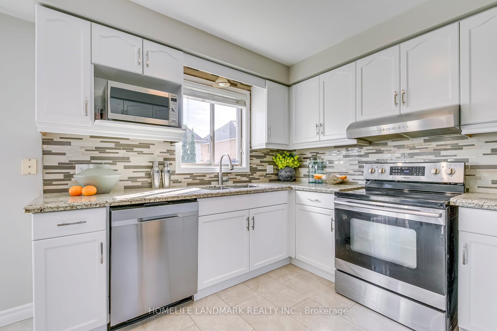 Photo 15 of 91 Bridgeport Crescent, Hamilton, Ancaster — HOMEH