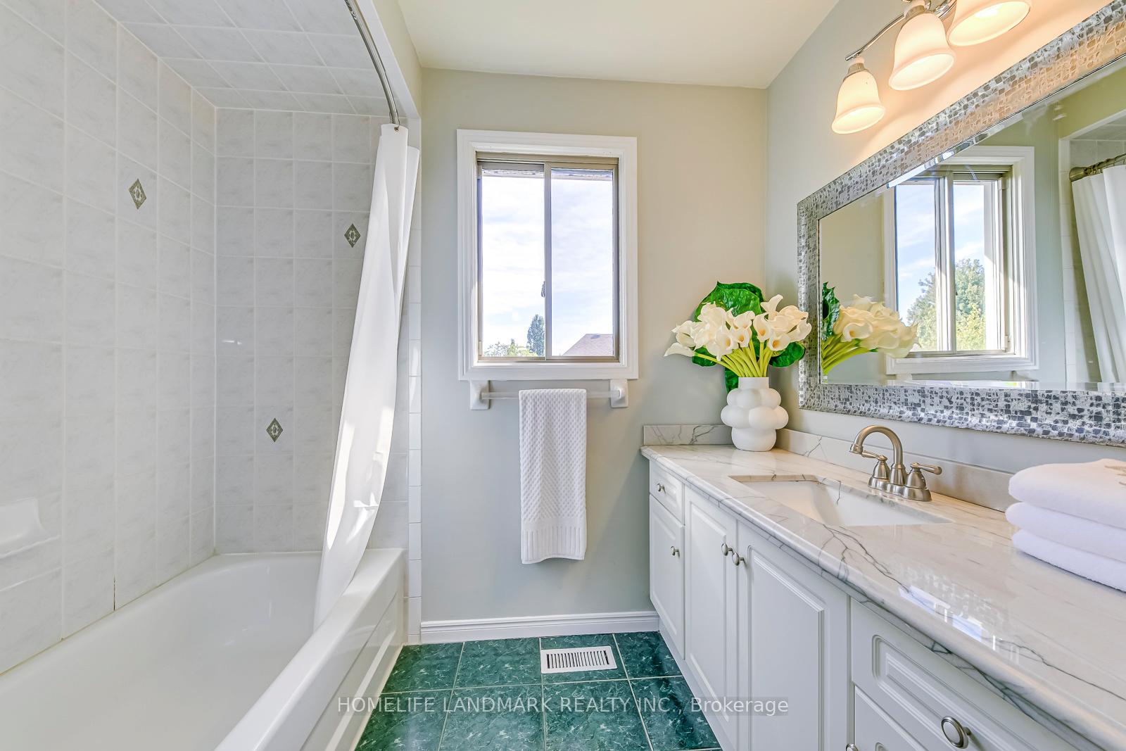 Photo 74 of 91 Bridgeport Crescent, Hamilton, Ancaster — HOMEH