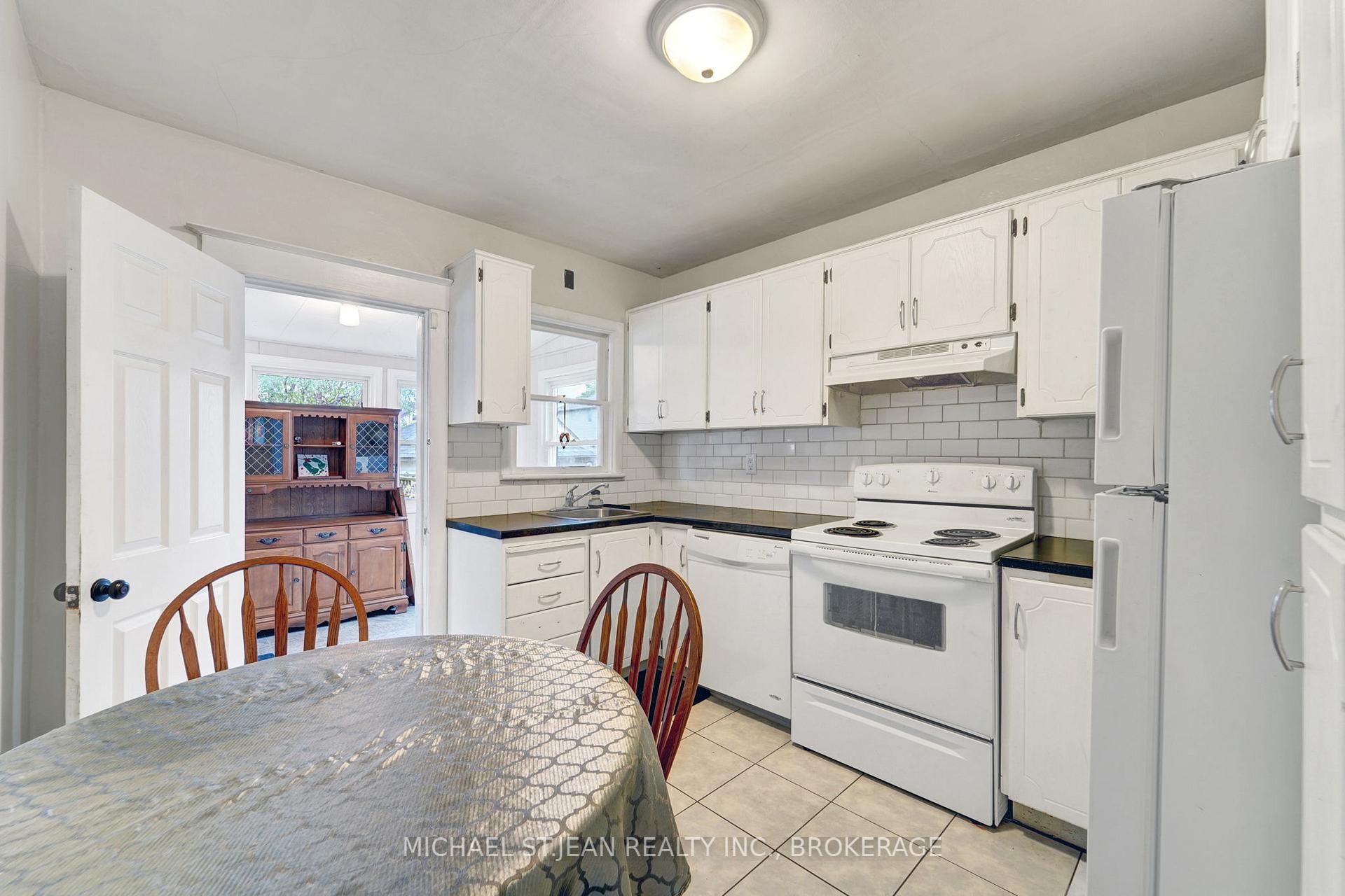 Photo 14 of 5 Rosewood Road, Hamilton, Normanhurst — HOMEH