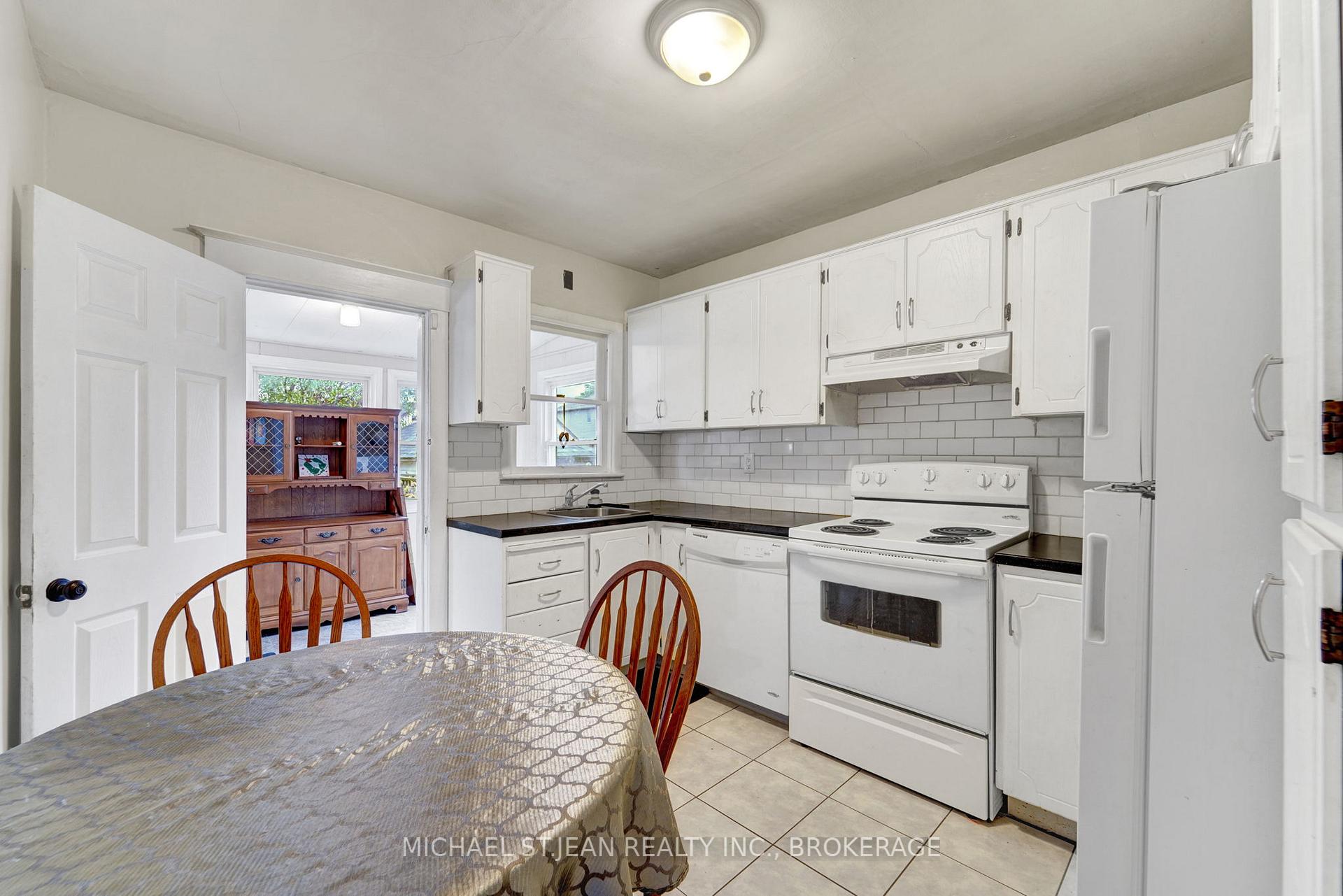 Photo 16 of 5 Rosewood Road, Hamilton, Normanhurst — HOMEH