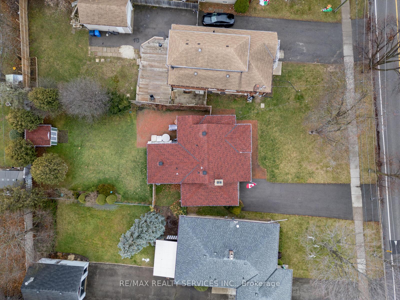 Photo 3 of 111 Denison Avenue, Brampton, Brampton West — HOMEH