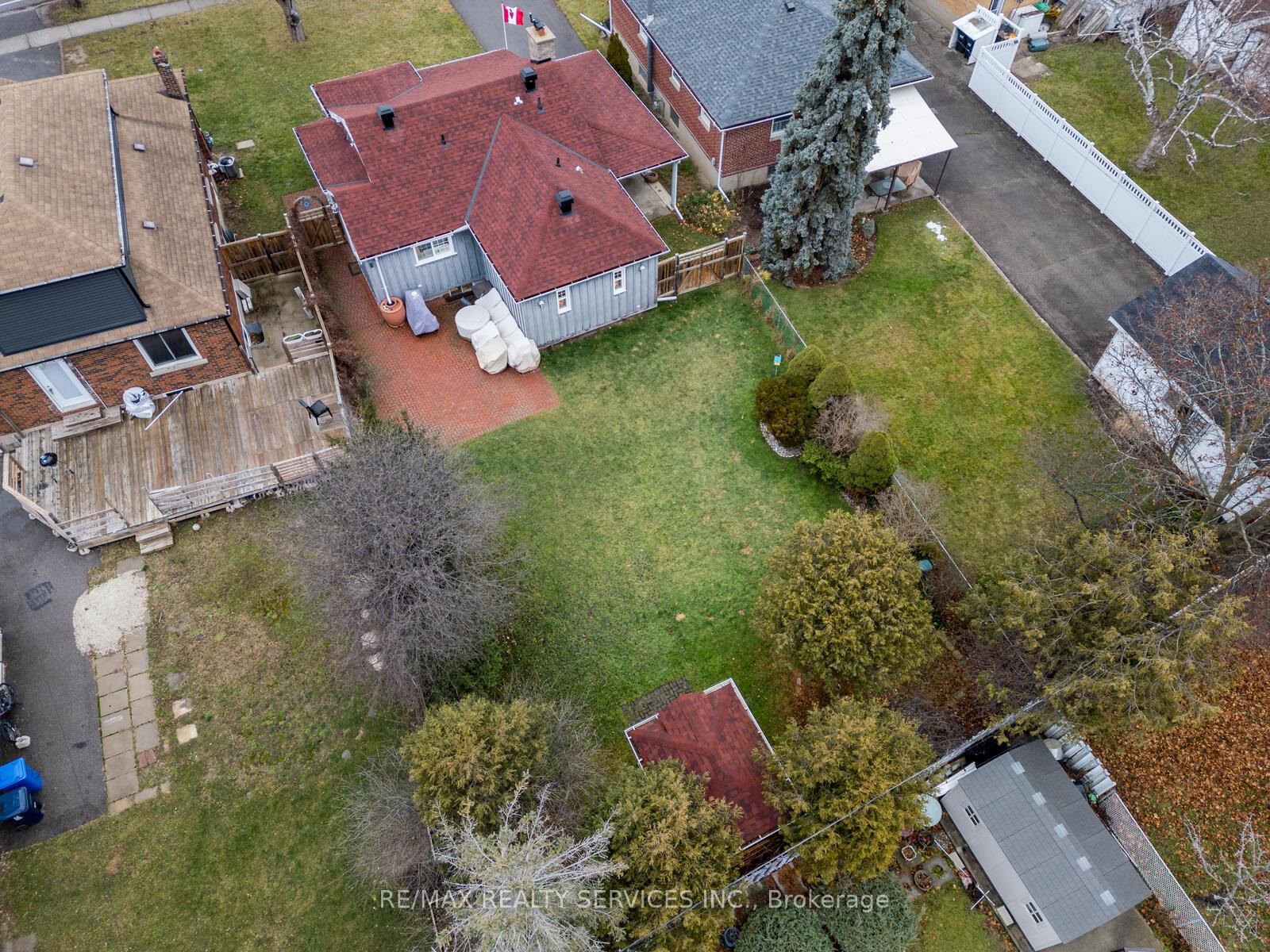 Photo 4 of 111 Denison Avenue, Brampton, Brampton West — HOMEH