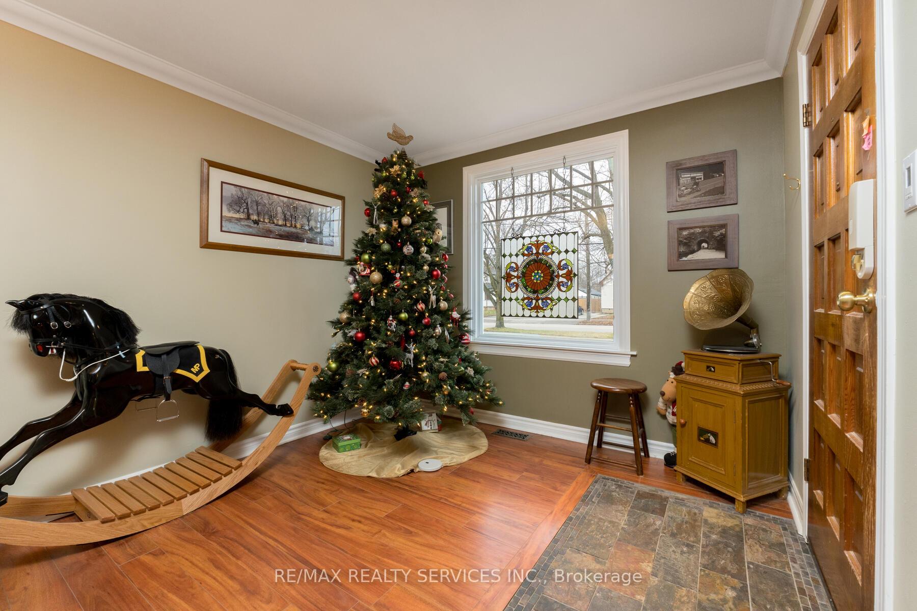 Photo 9 of 111 Denison Avenue, Brampton, Brampton West — HOMEH