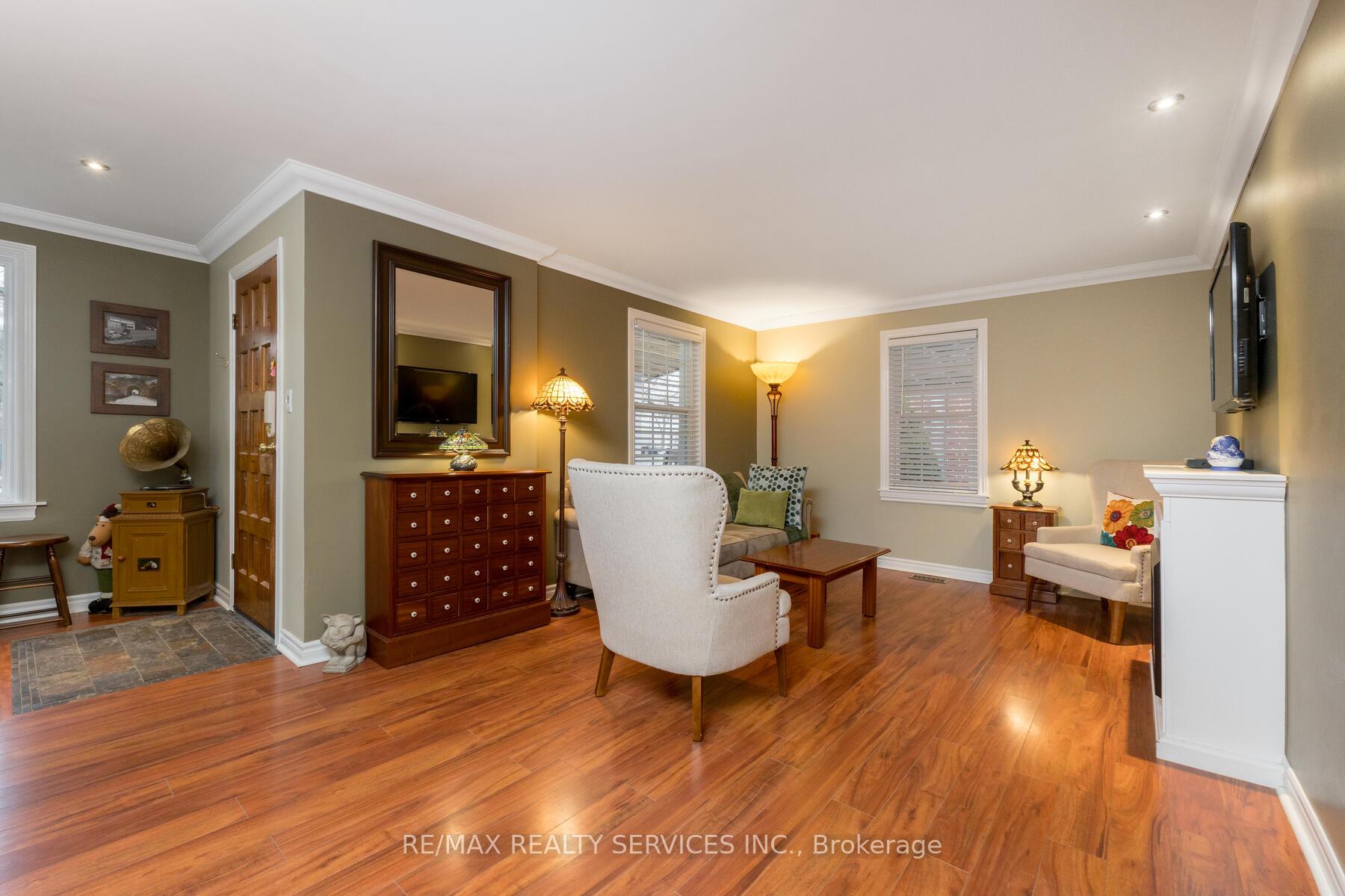 Photo 13 of 111 Denison Avenue, Brampton, Brampton West — HOMEH