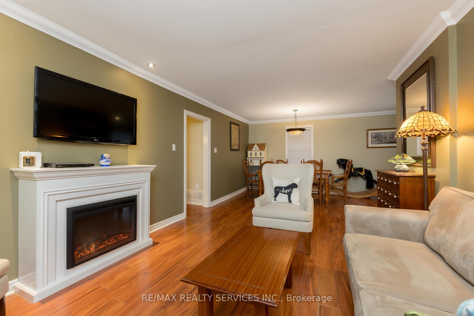 Photo 15 of 111 Denison Avenue, Brampton, Brampton West — HOMEH