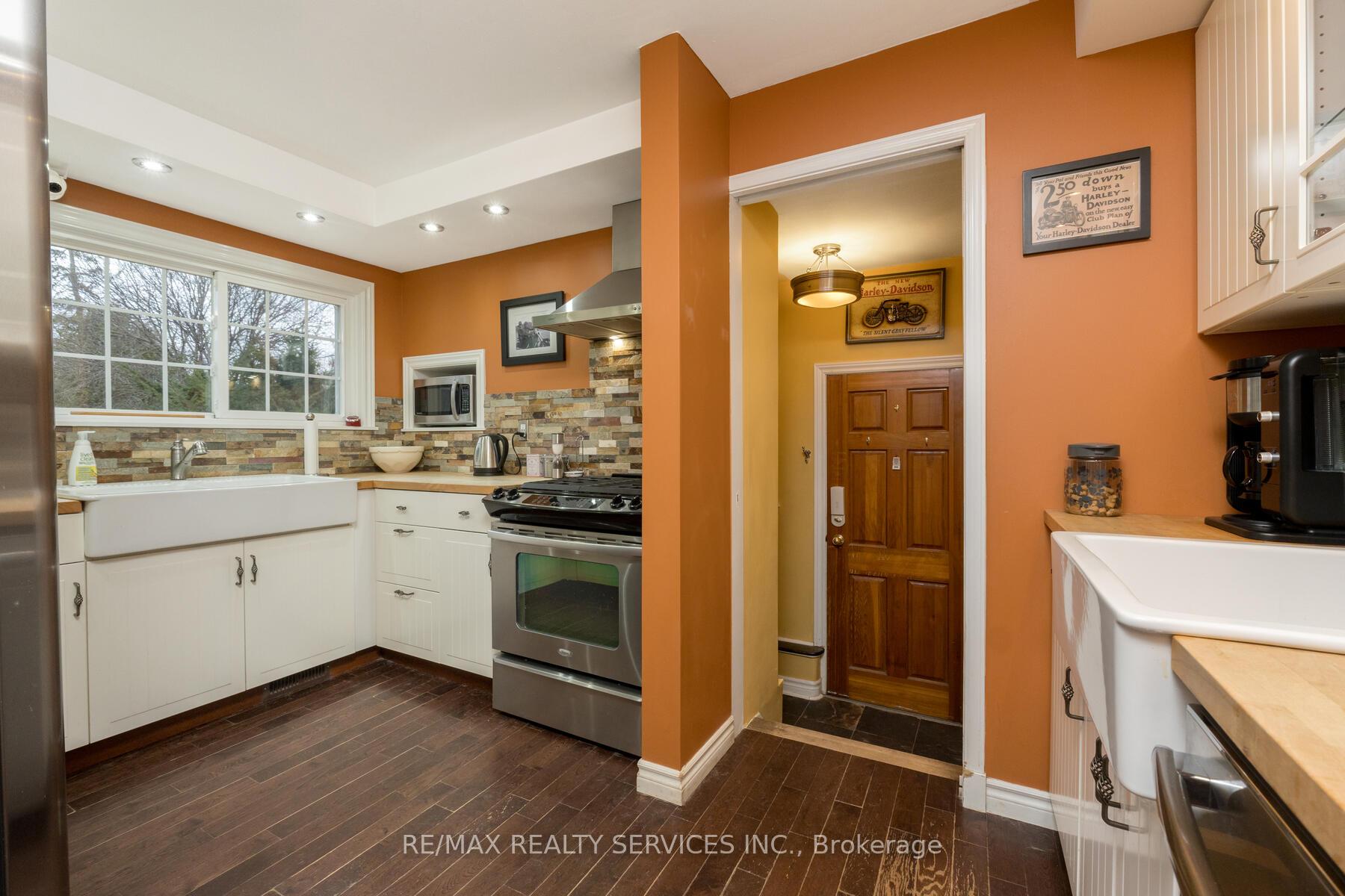 Photo 17 of 111 Denison Avenue, Brampton, Brampton West — HOMEH