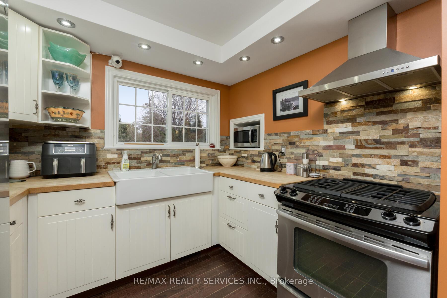 Photo 18 of 111 Denison Avenue, Brampton, Brampton West — HOMEH