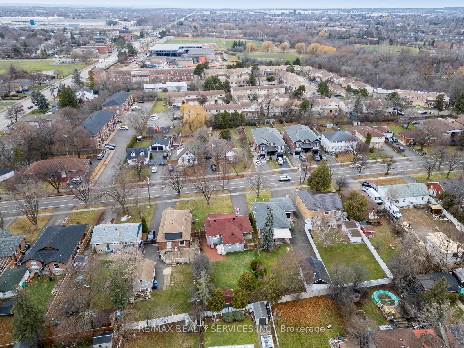 Photo 39 of 111 Denison Avenue, Brampton, Brampton West — HOMEH