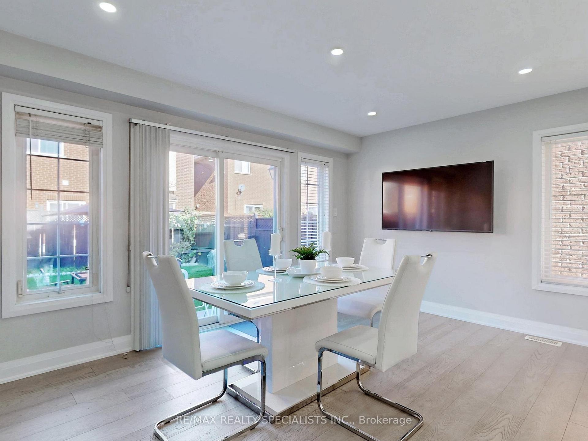 Photo 4 of 13 Gallview Lane, Brampton, Bram East — HOMEH