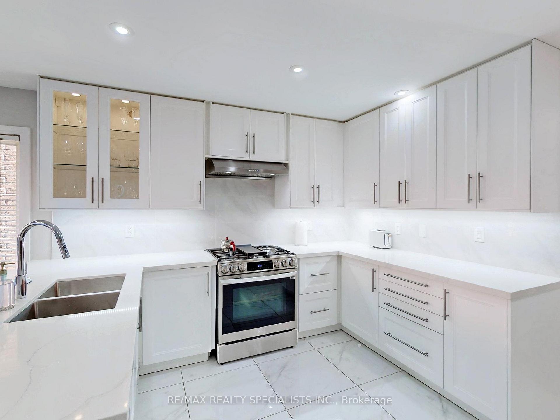 Photo 6 of 13 Gallview Lane, Brampton, Bram East — HOMEH