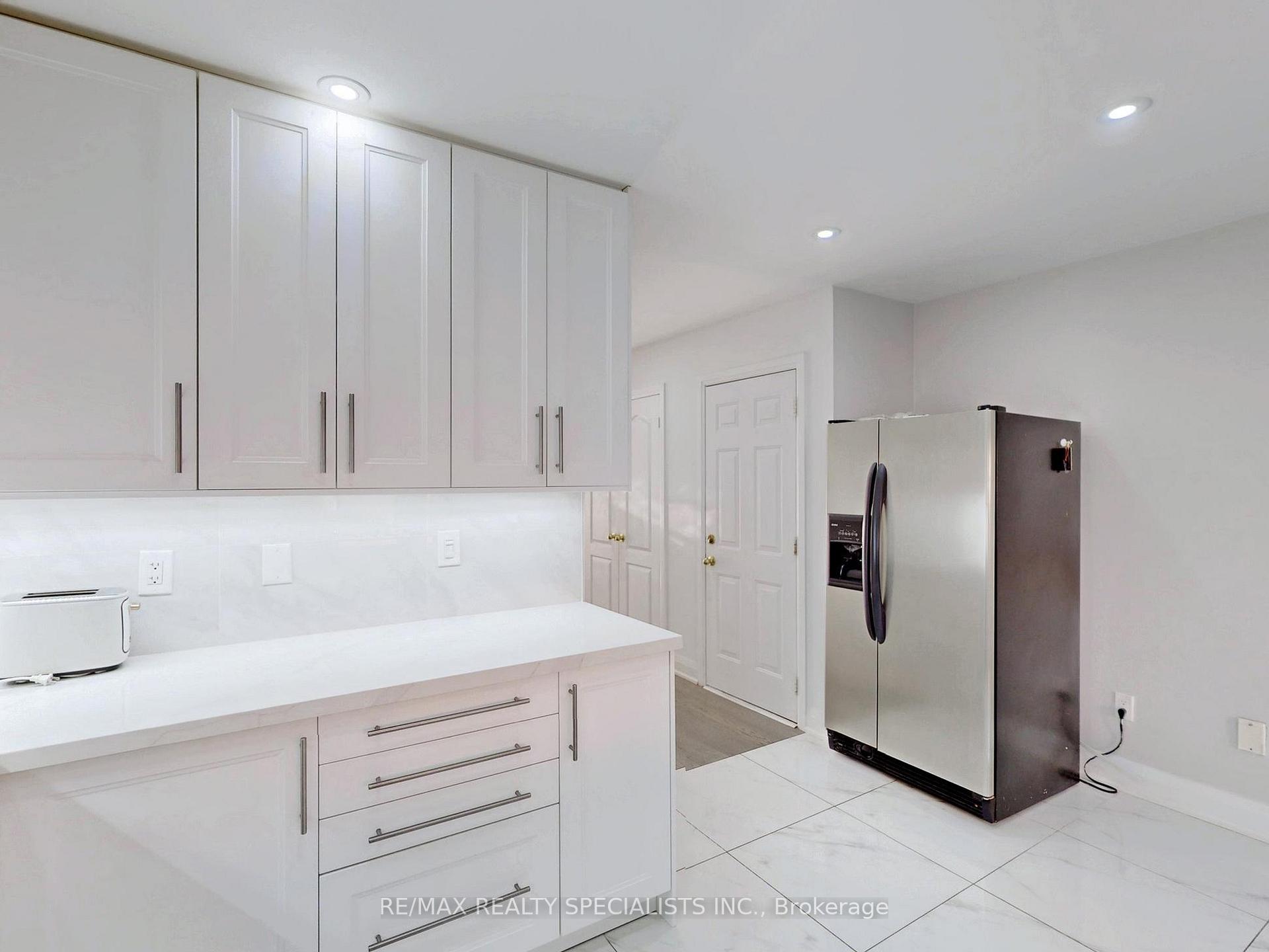 Photo 9 of 13 Gallview Lane, Brampton, Bram East — HOMEH