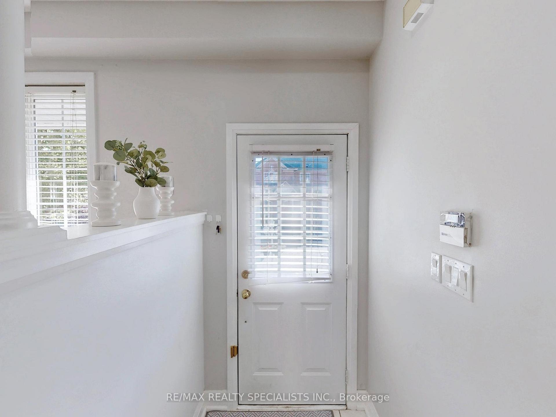 Photo 11 of 13 Gallview Lane, Brampton, Bram East — HOMEH