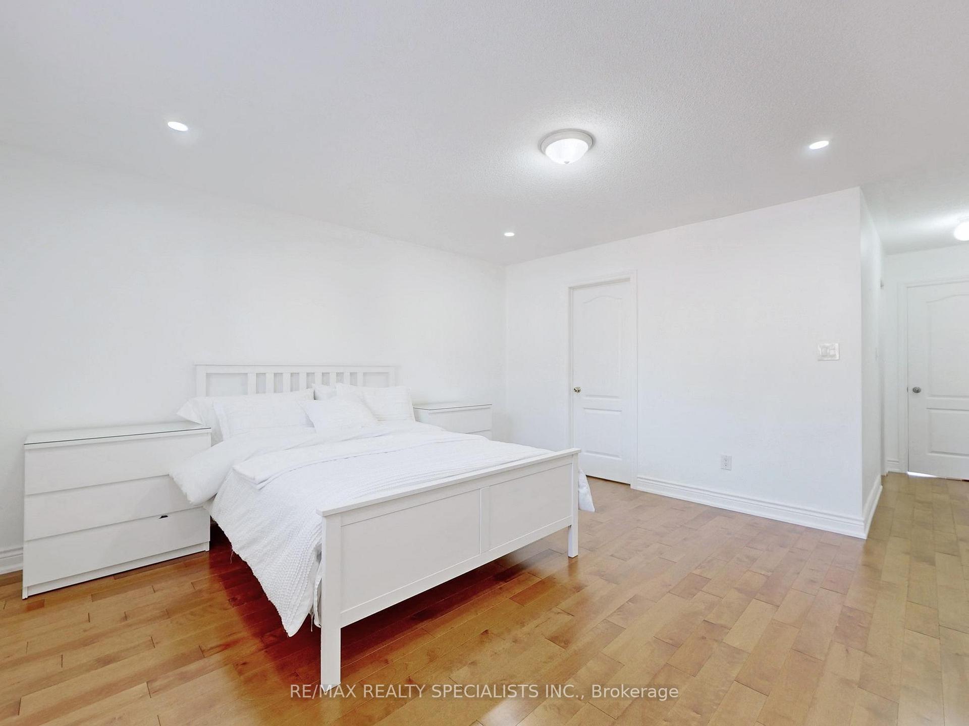 Photo 14 of 13 Gallview Lane, Brampton, Bram East — HOMEH