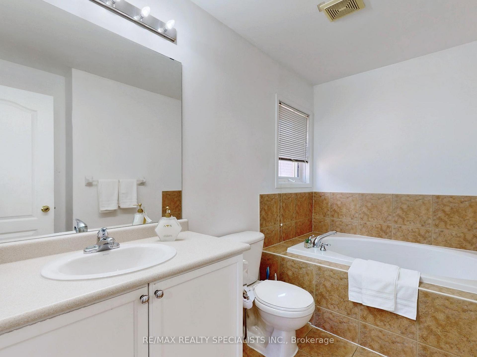 Photo 16 of 13 Gallview Lane, Brampton, Bram East — HOMEH