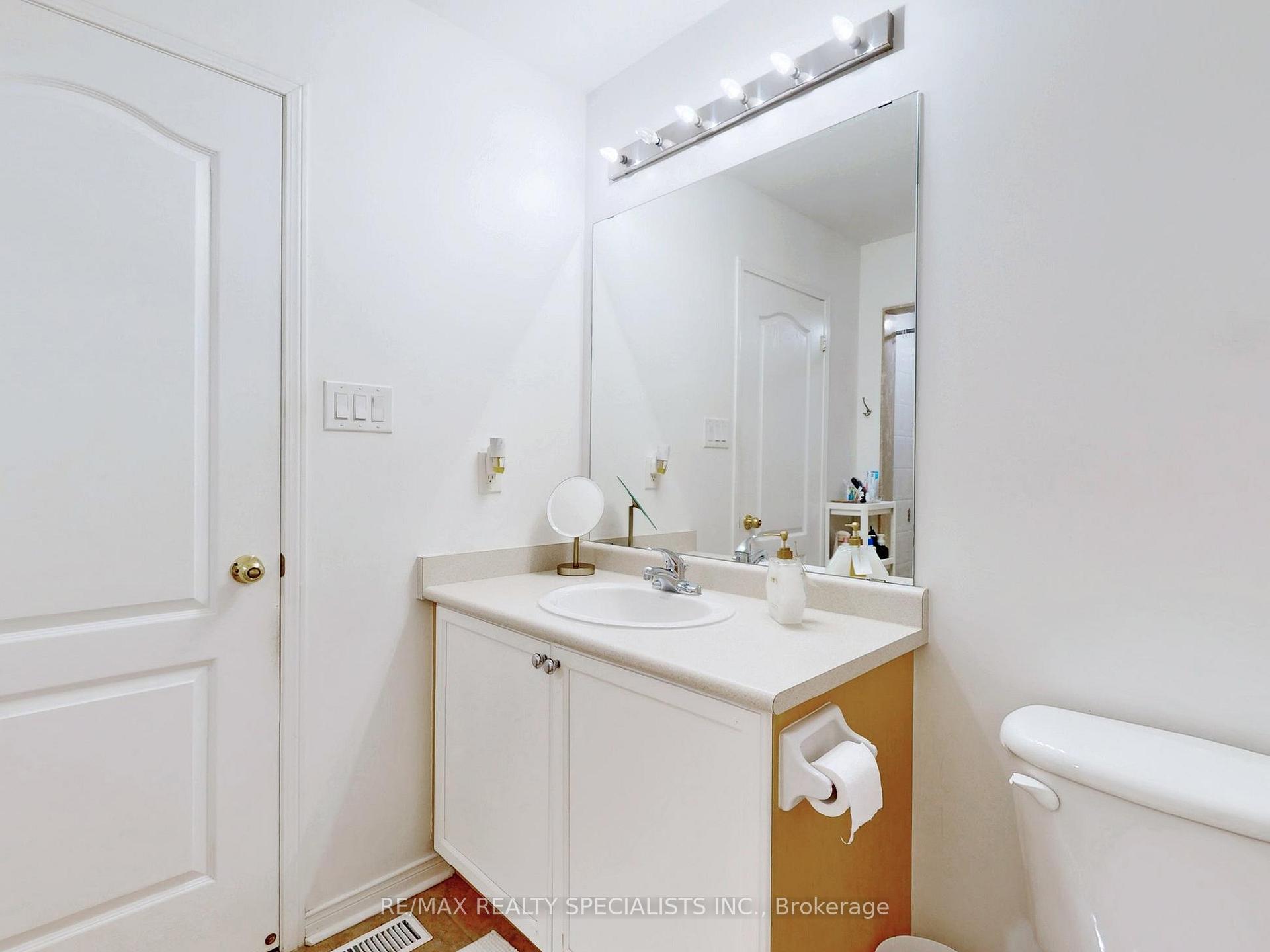 Photo 17 of 13 Gallview Lane, Brampton, Bram East — HOMEH